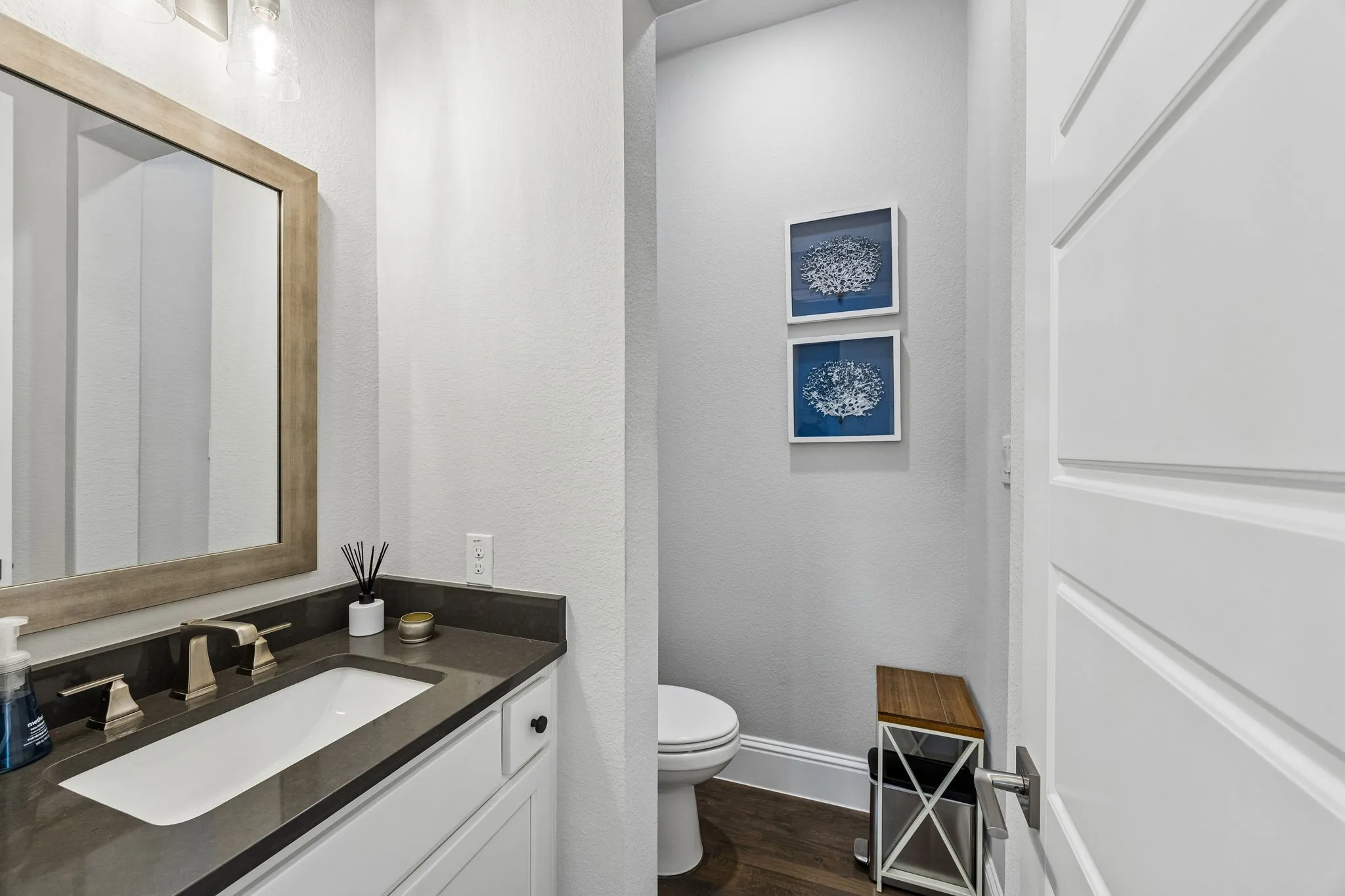 Half bath near the second living room