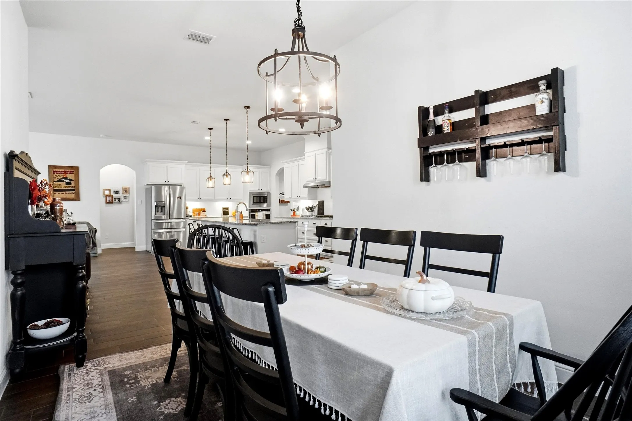 Single Family Residence For Sale in Denton County , 914 Timber Ridge Drive, Justin, Texas 76247, 4 Bedroom, 3 Bathroom, 2 Garage spaces, 2,492 Sqft, built in 2020, mls#21412761, Real Estate Agent in Justin, Homes For Sale in Denton county, Homes For Sale in Justin, Realtor in Justin Texas, Real Estate Brokerage Independent Realty Texas, Luminita Cordes Realtor