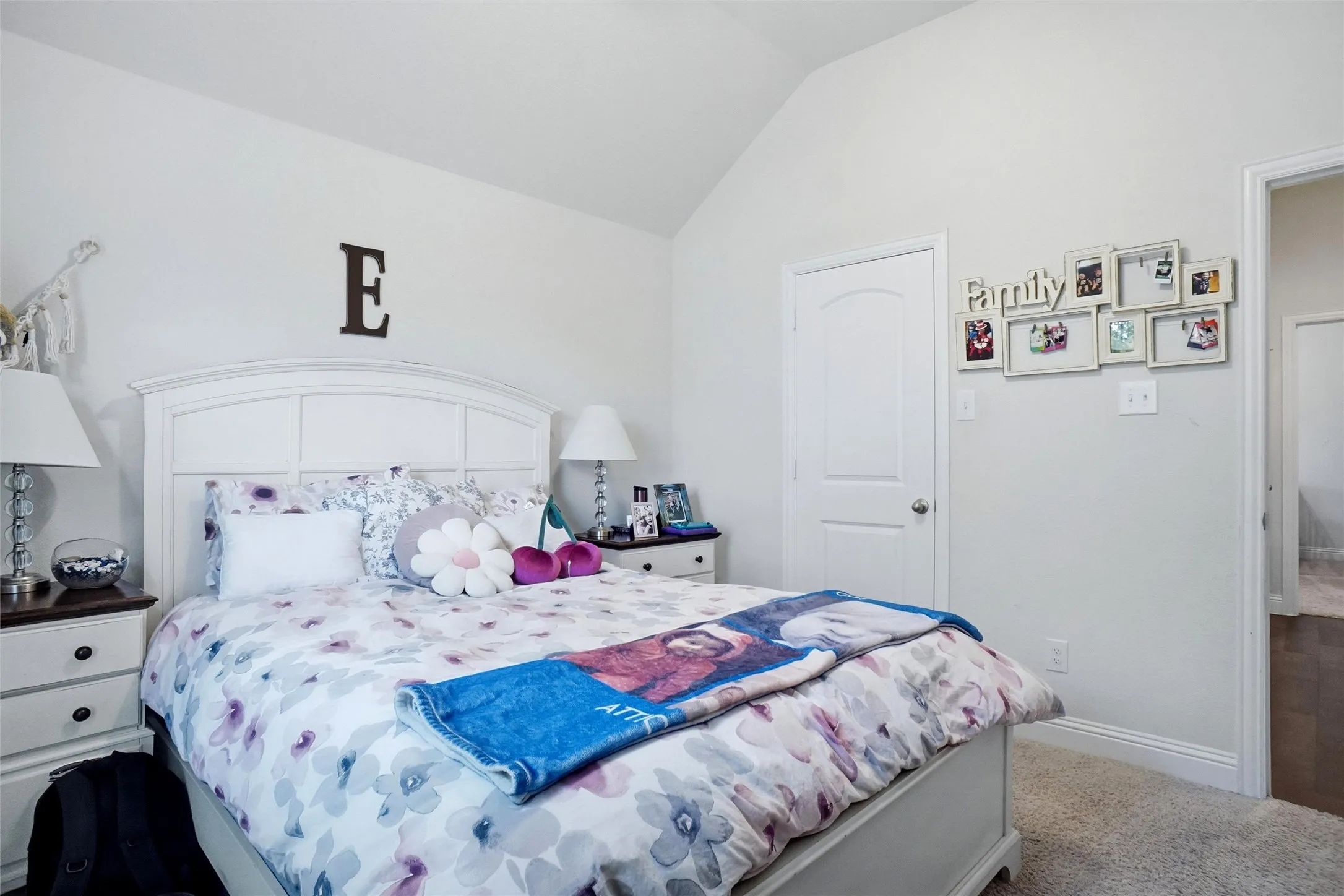 Single Family Residence For Sale in Denton County , 914 Timber Ridge Drive, Justin, Texas 76247, 4 Bedroom, 3 Bathroom, 2 Garage spaces, 2,492 Sqft, built in 2020, mls#21412761, Real Estate Agent in Justin, Homes For Sale in Denton county, Homes For Sale in Justin, Realtor in Justin Texas, Real Estate Brokerage Independent Realty Texas, Luminita Cordes Realtor