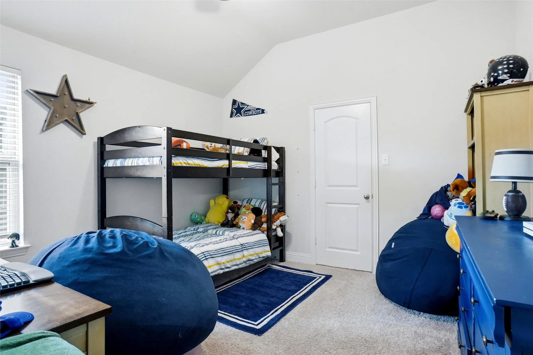 Single Family Residence For Sale in Denton County , 914 Timber Ridge Drive, Justin, Texas 76247, 4 Bedroom, 3 Bathroom, 2 Garage spaces, 2,492 Sqft, built in 2020, mls#21412761, Real Estate Agent in Justin, Homes For Sale in Denton county, Homes For Sale in Justin, Realtor in Justin Texas, Real Estate Brokerage Independent Realty Texas, Luminita Cordes Realtor