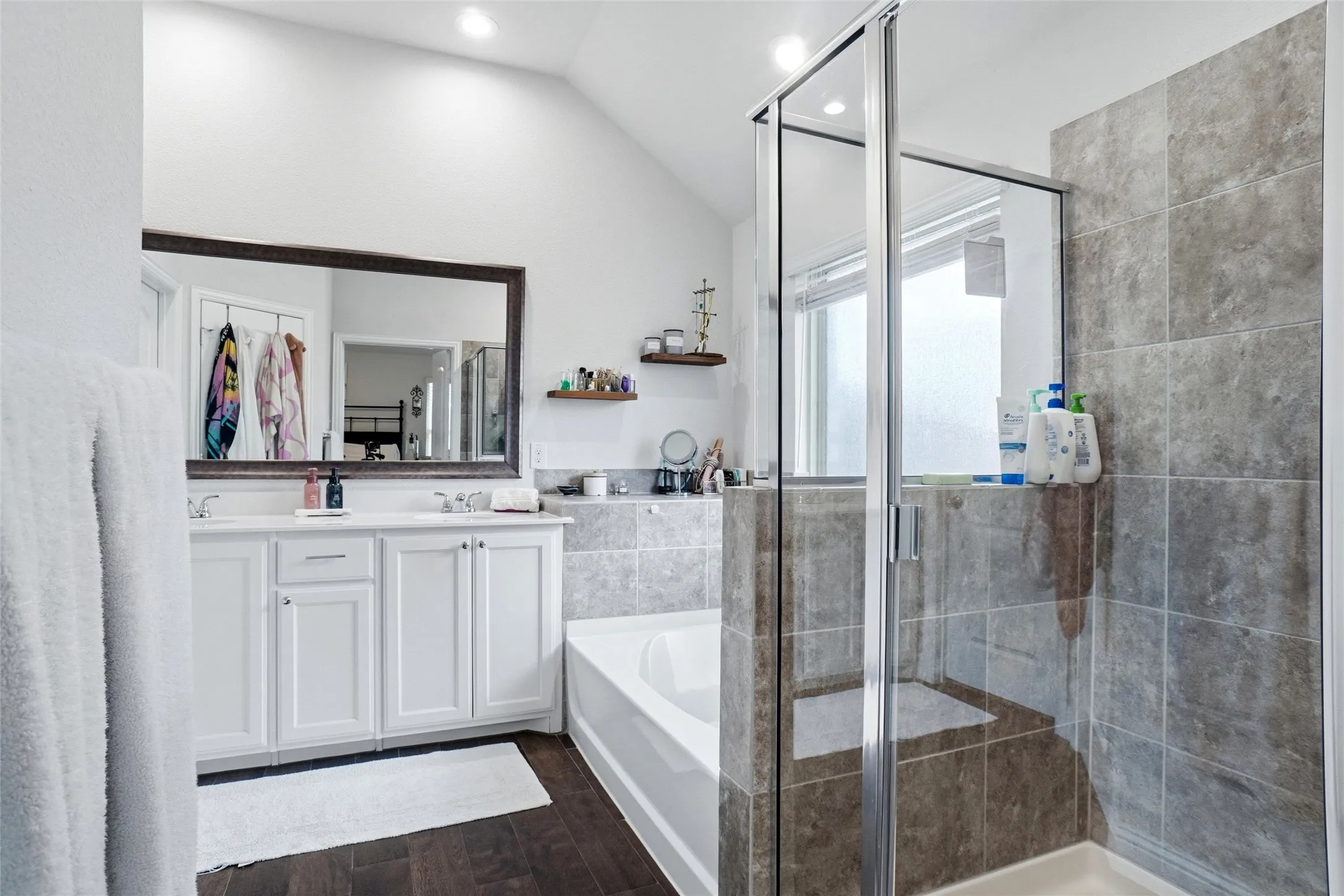 Single Family Residence For Sale in Denton County , 914 Timber Ridge Drive, Justin, Texas 76247, 4 Bedroom, 3 Bathroom, 2 Garage spaces, 2,492 Sqft, built in 2020, mls#21412761, Real Estate Agent in Justin, Homes For Sale in Denton county, Homes For Sale in Justin, Realtor in Justin Texas, Real Estate Brokerage Independent Realty Texas, Luminita Cordes Realtor