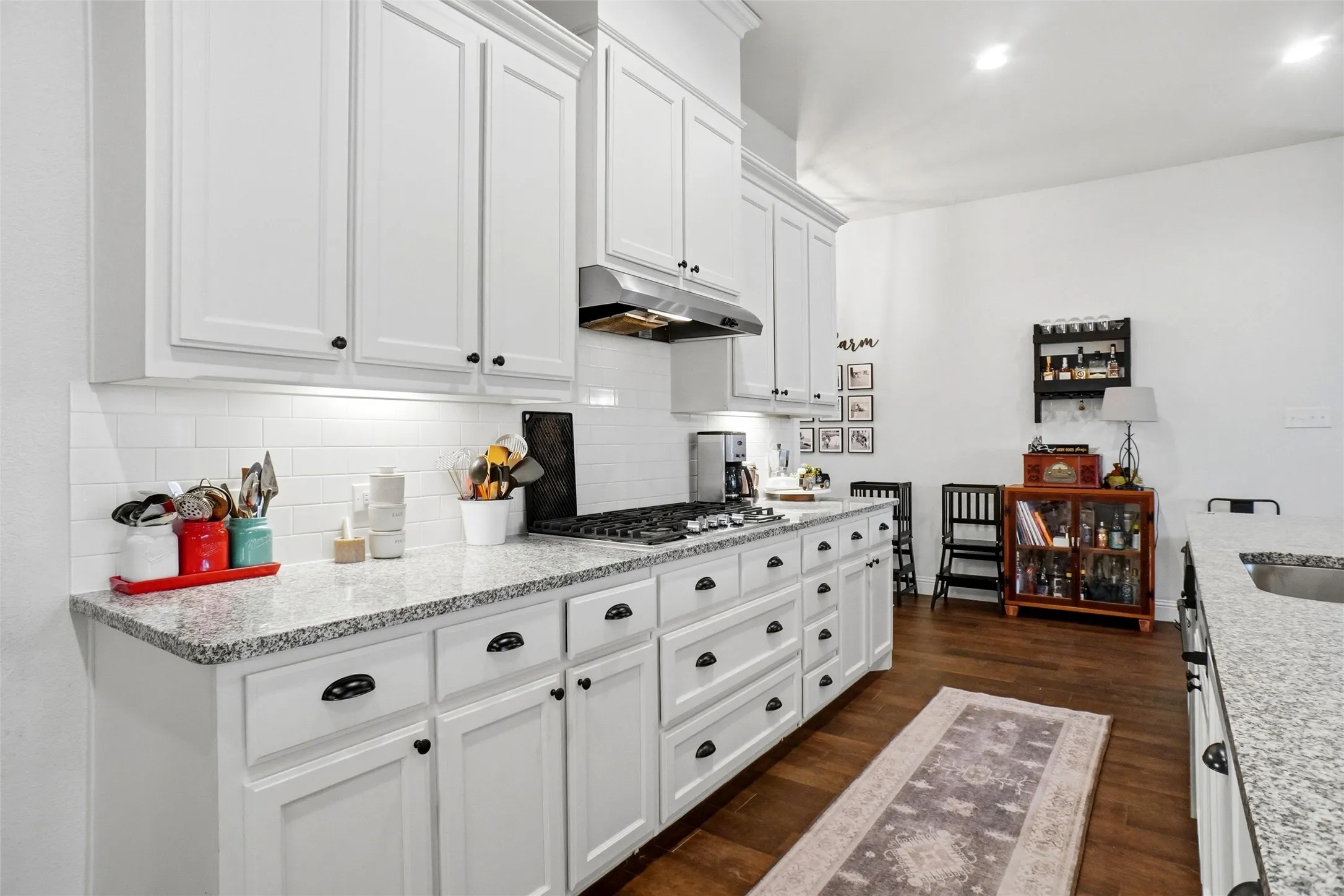 Single Family Residence For Sale in Denton County , 914 Timber Ridge Drive, Justin, Texas 76247, 4 Bedroom, 3 Bathroom, 2 Garage spaces, 2,492 Sqft, built in 2020, mls#21412761, Real Estate Agent in Justin, Homes For Sale in Denton county, Homes For Sale in Justin, Realtor in Justin Texas, Real Estate Brokerage Independent Realty Texas, Luminita Cordes Realtor