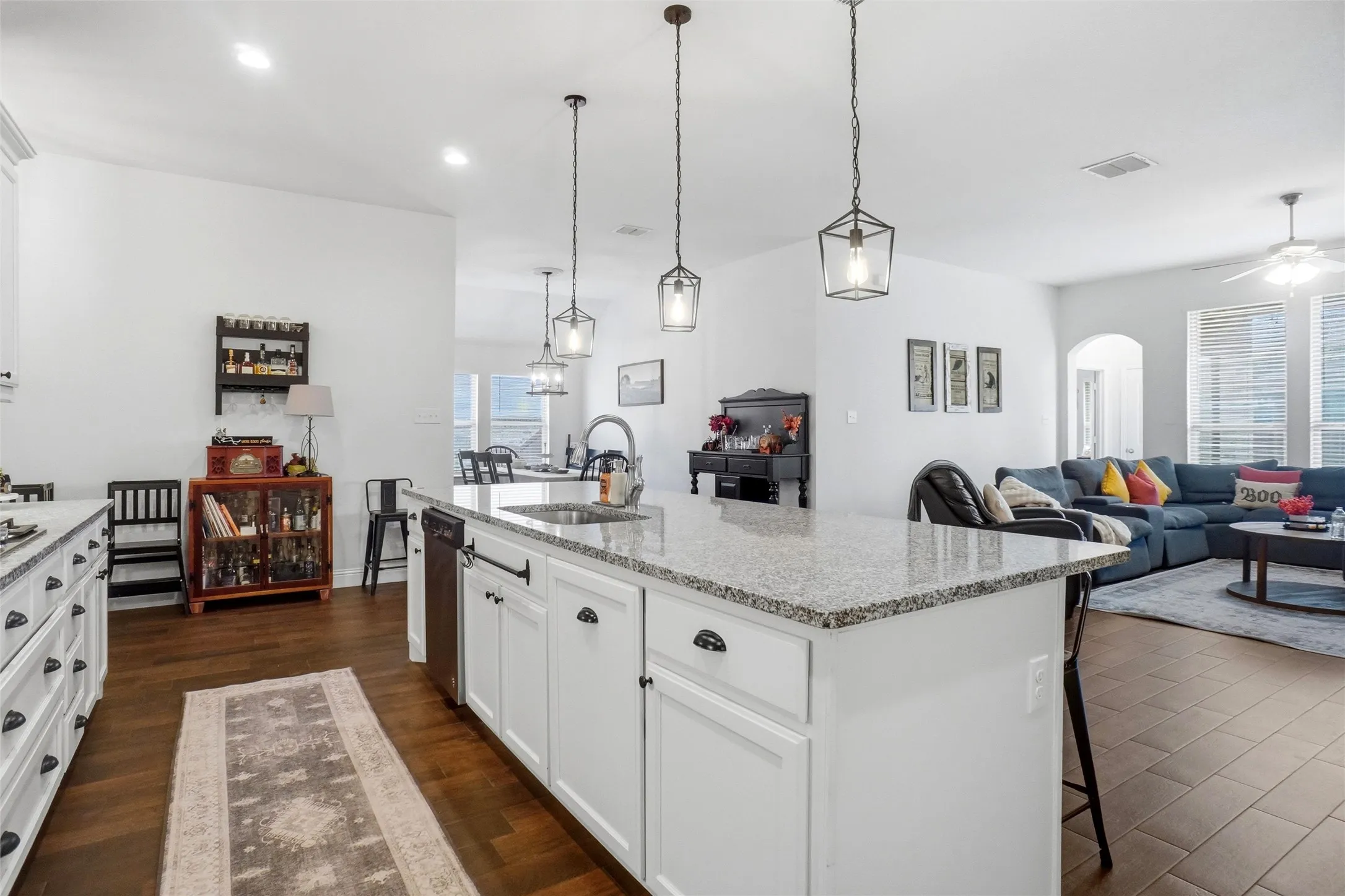 Single Family Residence For Sale in Denton County , 914 Timber Ridge Drive, Justin, Texas 76247, 4 Bedroom, 3 Bathroom, 2 Garage spaces, 2,492 Sqft, built in 2020, mls#21412761, Real Estate Agent in Justin, Homes For Sale in Denton county, Homes For Sale in Justin, Realtor in Justin Texas, Real Estate Brokerage Independent Realty Texas, Luminita Cordes Realtor