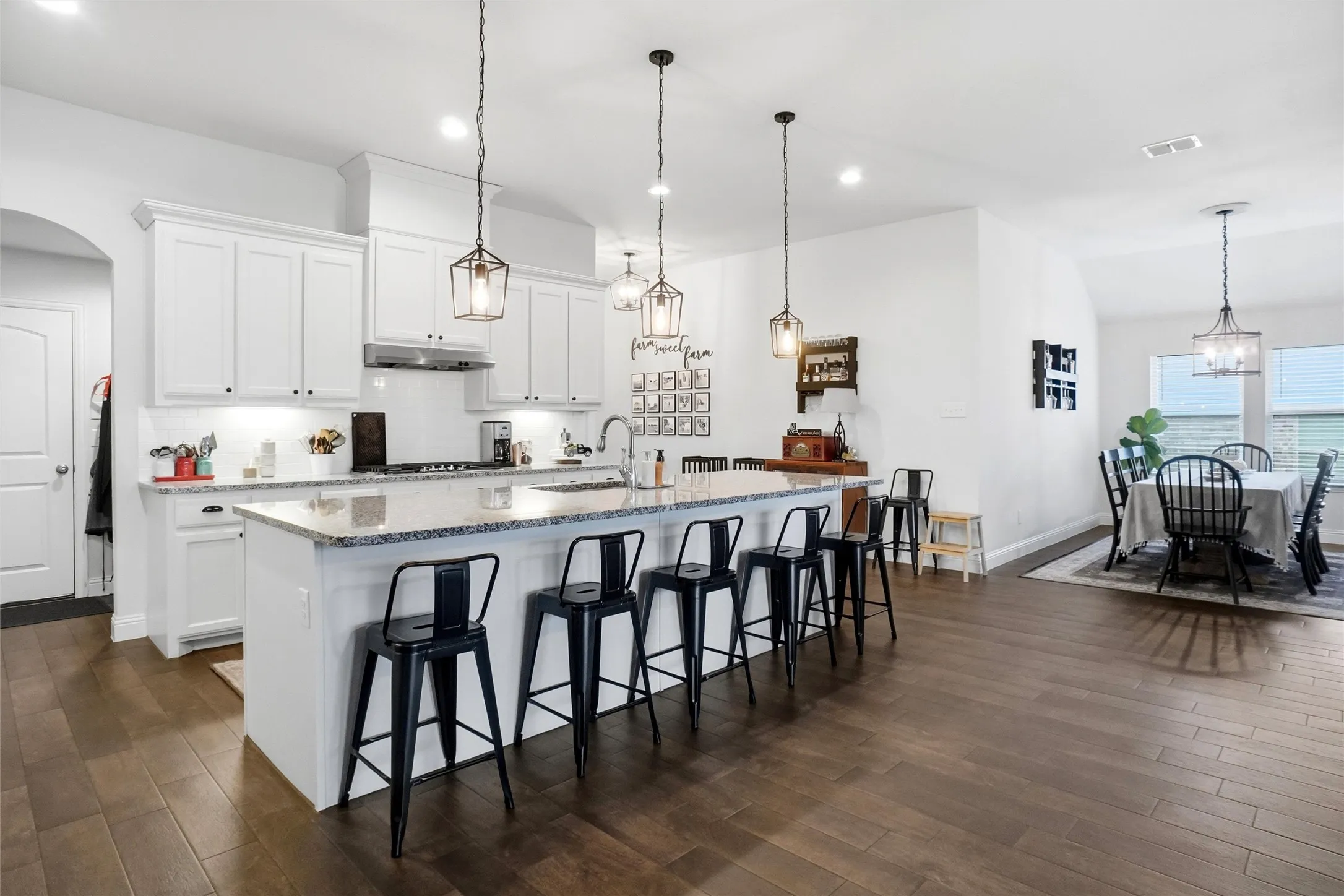 Single Family Residence For Sale in Denton County , 914 Timber Ridge Drive, Justin, Texas 76247, 4 Bedroom, 3 Bathroom, 2 Garage spaces, 2,492 Sqft, built in 2020, mls#21412761, Real Estate Agent in Justin, Homes For Sale in Denton county, Homes For Sale in Justin, Realtor in Justin Texas, Real Estate Brokerage Independent Realty Texas, Luminita Cordes Realtor