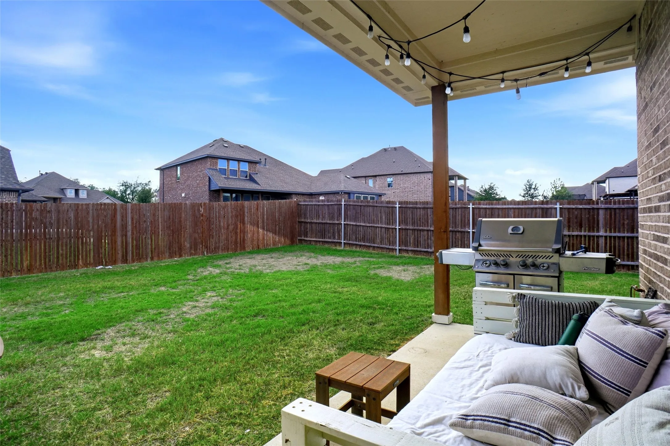 Single Family Residence For Sale in Denton County , 914 Timber Ridge Drive, Justin, Texas 76247, 4 Bedroom, 3 Bathroom, 2 Garage spaces, 2,492 Sqft, built in 2020, mls#21412761, Real Estate Agent in Justin, Homes For Sale in Denton county, Homes For Sale in Justin, Realtor in Justin Texas, Real Estate Brokerage Independent Realty Texas, Luminita Cordes Realtor