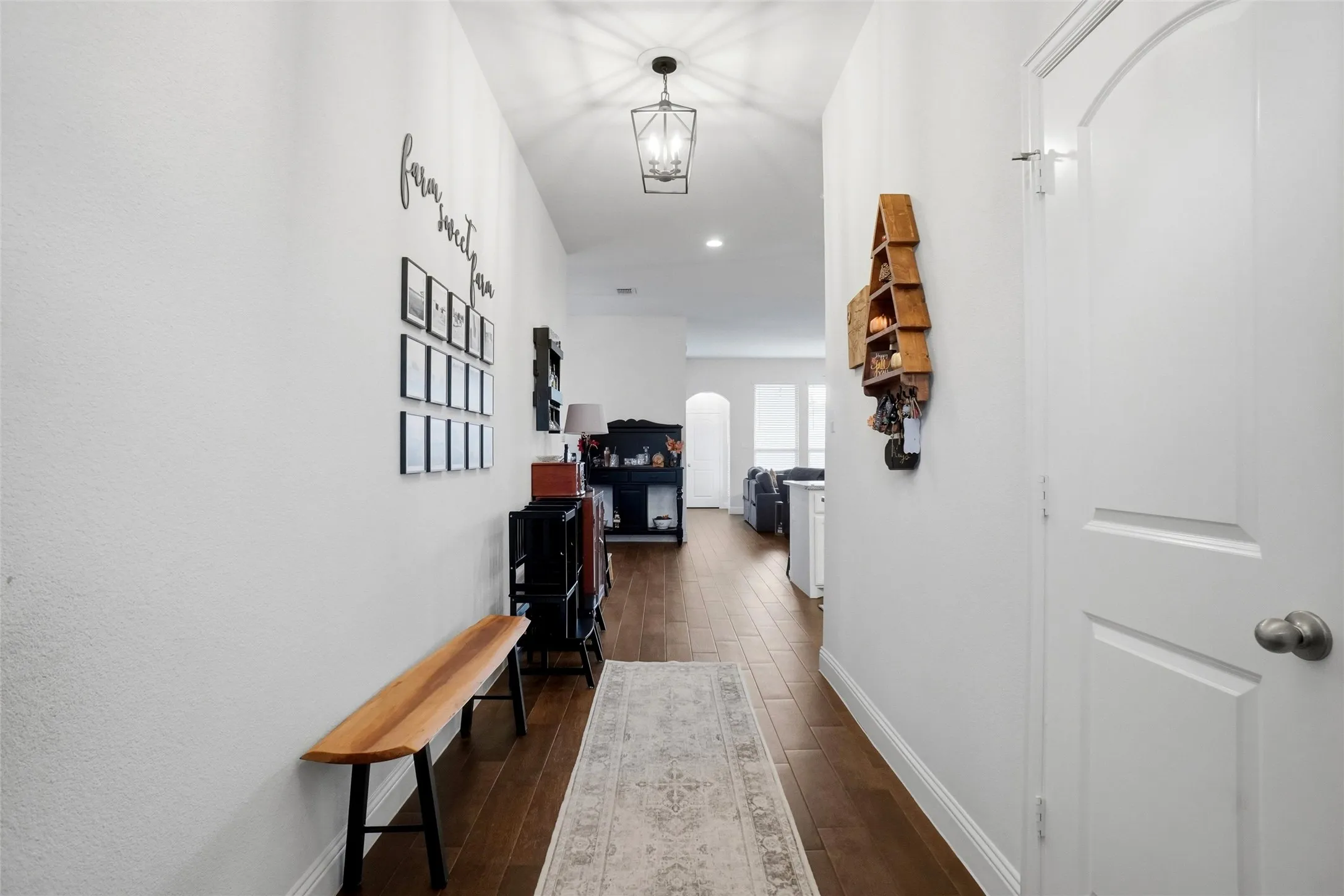 Single Family Residence For Sale in Denton County , 914 Timber Ridge Drive, Justin, Texas 76247, 4 Bedroom, 3 Bathroom, 2 Garage spaces, 2,492 Sqft, built in 2020, mls#21412761, Real Estate Agent in Justin, Homes For Sale in Denton county, Homes For Sale in Justin, Realtor in Justin Texas, Real Estate Brokerage Independent Realty Texas, Luminita Cordes Realtor