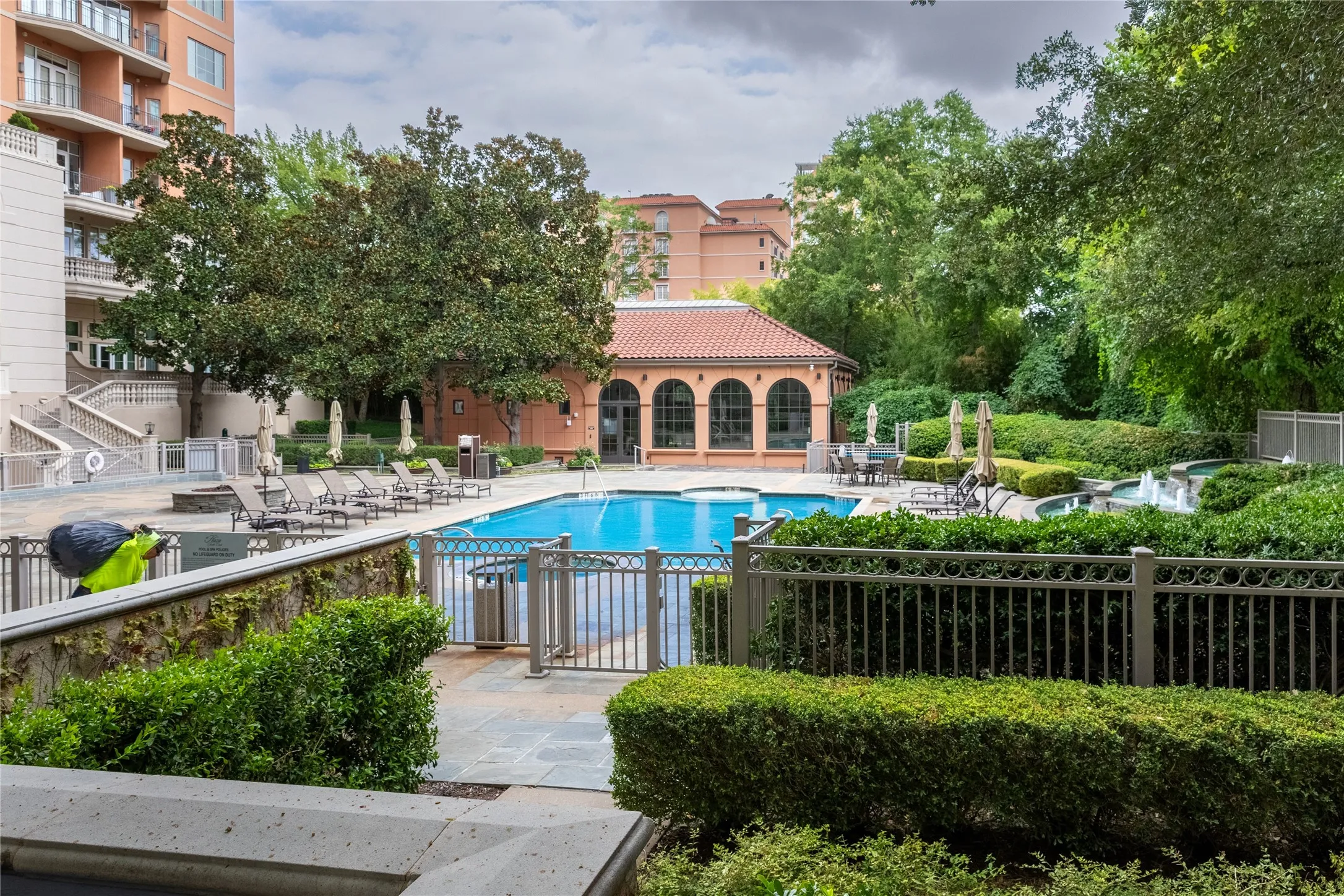 Condominium For Sale in Dallas County , 2828 Hood Street 801, Dallas, Texas 75219, 2 Bedroom, 3 Bathroom, 2 Garage spaces, 1,932 Sqft, built in 2000, mls#21410506, Real Estate Agent in Dallas, Homes For Sale in Dallas county, Homes For Sale in Dallas, Realtor in Dallas Texas, Real Estate Brokerage Independent Realty Texas, Luminita Cordes Realtor