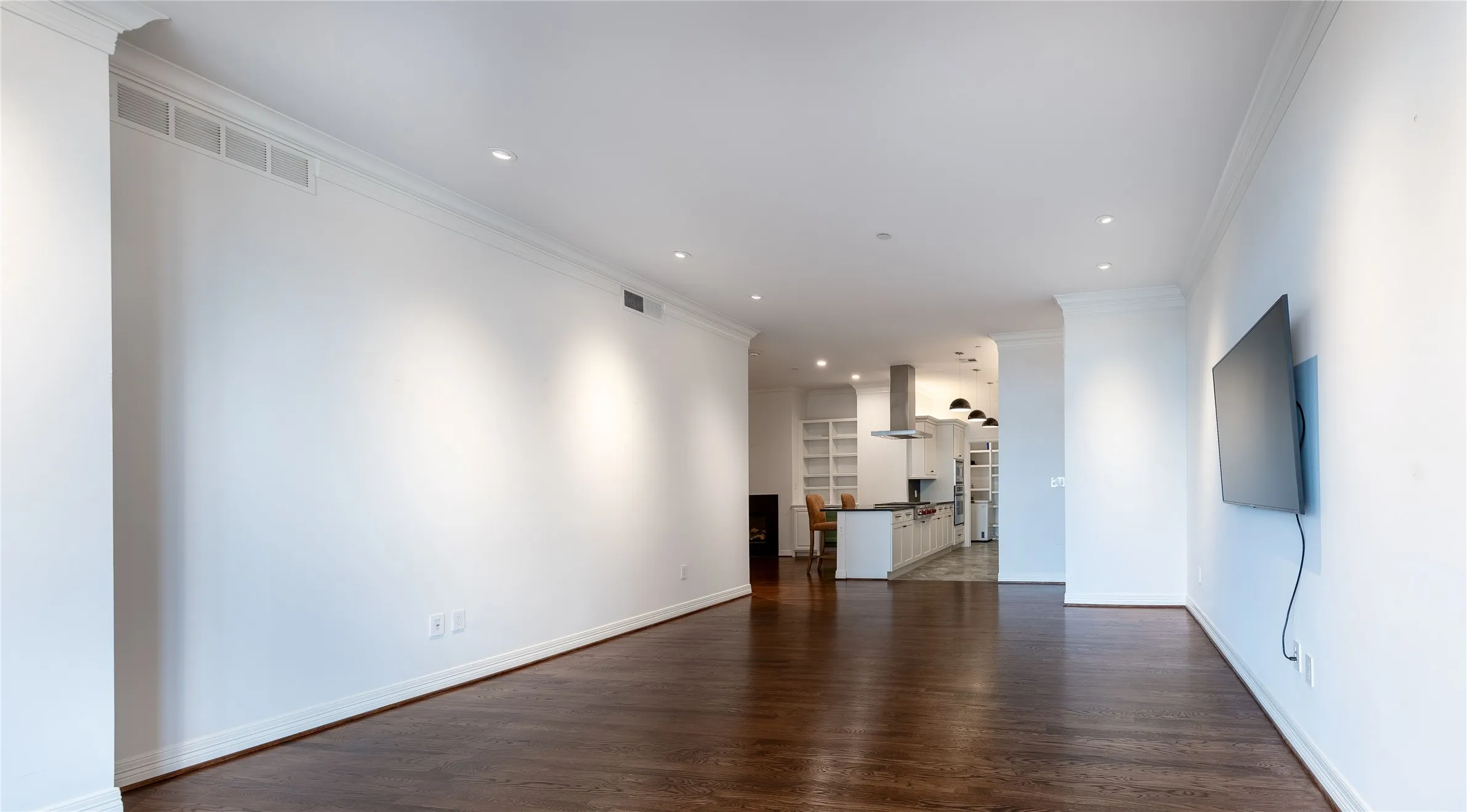 Condominium For Sale in Dallas County , 2828 Hood Street 801, Dallas, Texas 75219, 2 Bedroom, 3 Bathroom, 2 Garage spaces, 1,932 Sqft, built in 2000, mls#21410506, Real Estate Agent in Dallas, Homes For Sale in Dallas county, Homes For Sale in Dallas, Realtor in Dallas Texas, Real Estate Brokerage Independent Realty Texas, Luminita Cordes Realtor