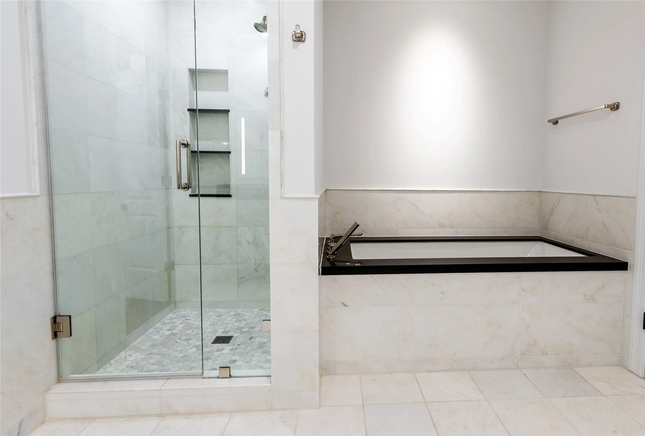 Condominium For Sale in Dallas County , 2828 Hood Street 801, Dallas, Texas 75219, 2 Bedroom, 3 Bathroom, 2 Garage spaces, 1,932 Sqft, built in 2000, mls#21410506, Real Estate Agent in Dallas, Homes For Sale in Dallas county, Homes For Sale in Dallas, Realtor in Dallas Texas, Real Estate Brokerage Independent Realty Texas, Luminita Cordes Realtor