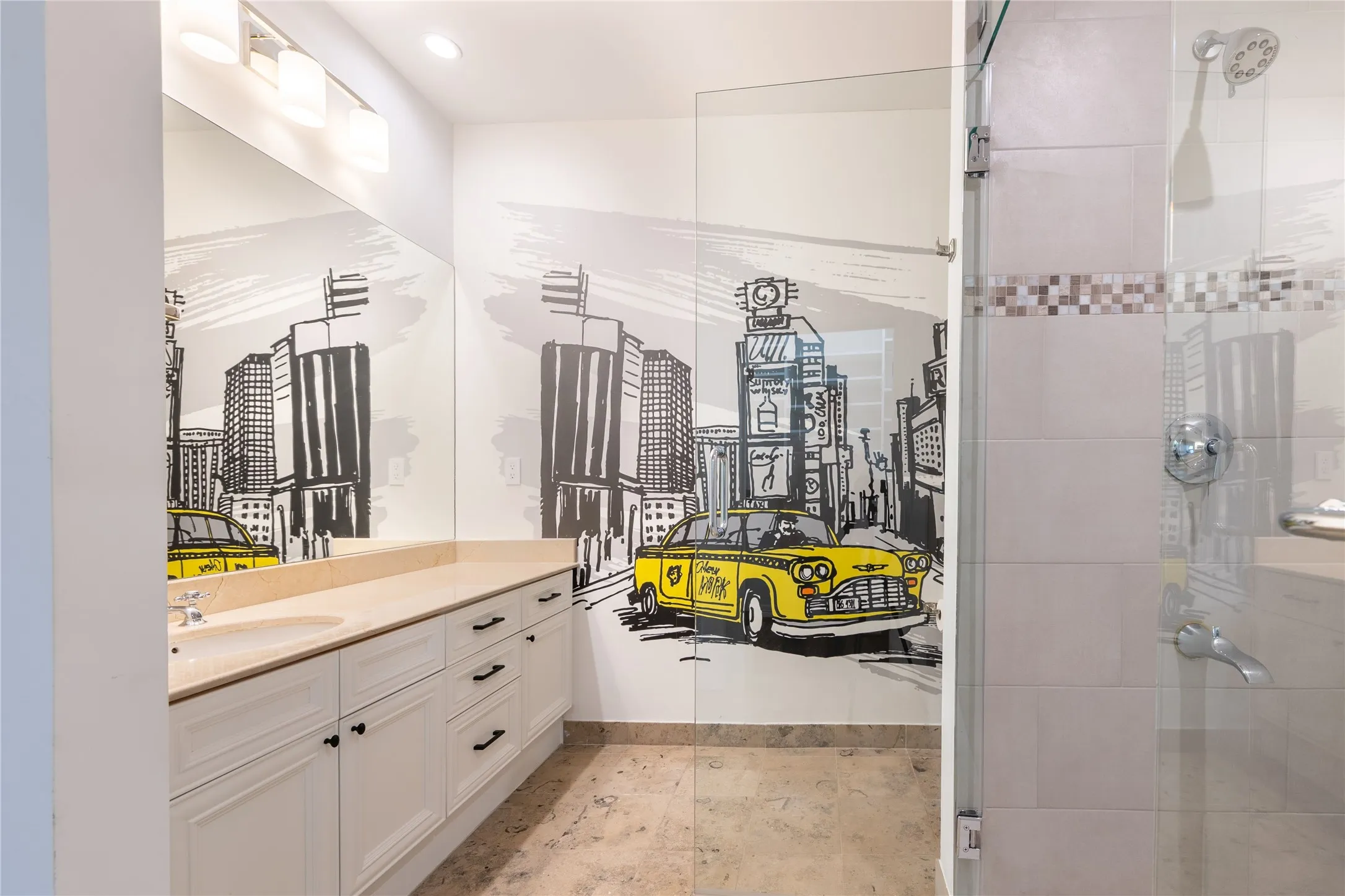 Condominium For Sale in Dallas County , 2828 Hood Street 801, Dallas, Texas 75219, 2 Bedroom, 3 Bathroom, 2 Garage spaces, 1,932 Sqft, built in 2000, mls#21410506, Real Estate Agent in Dallas, Homes For Sale in Dallas county, Homes For Sale in Dallas, Realtor in Dallas Texas, Real Estate Brokerage Independent Realty Texas, Luminita Cordes Realtor