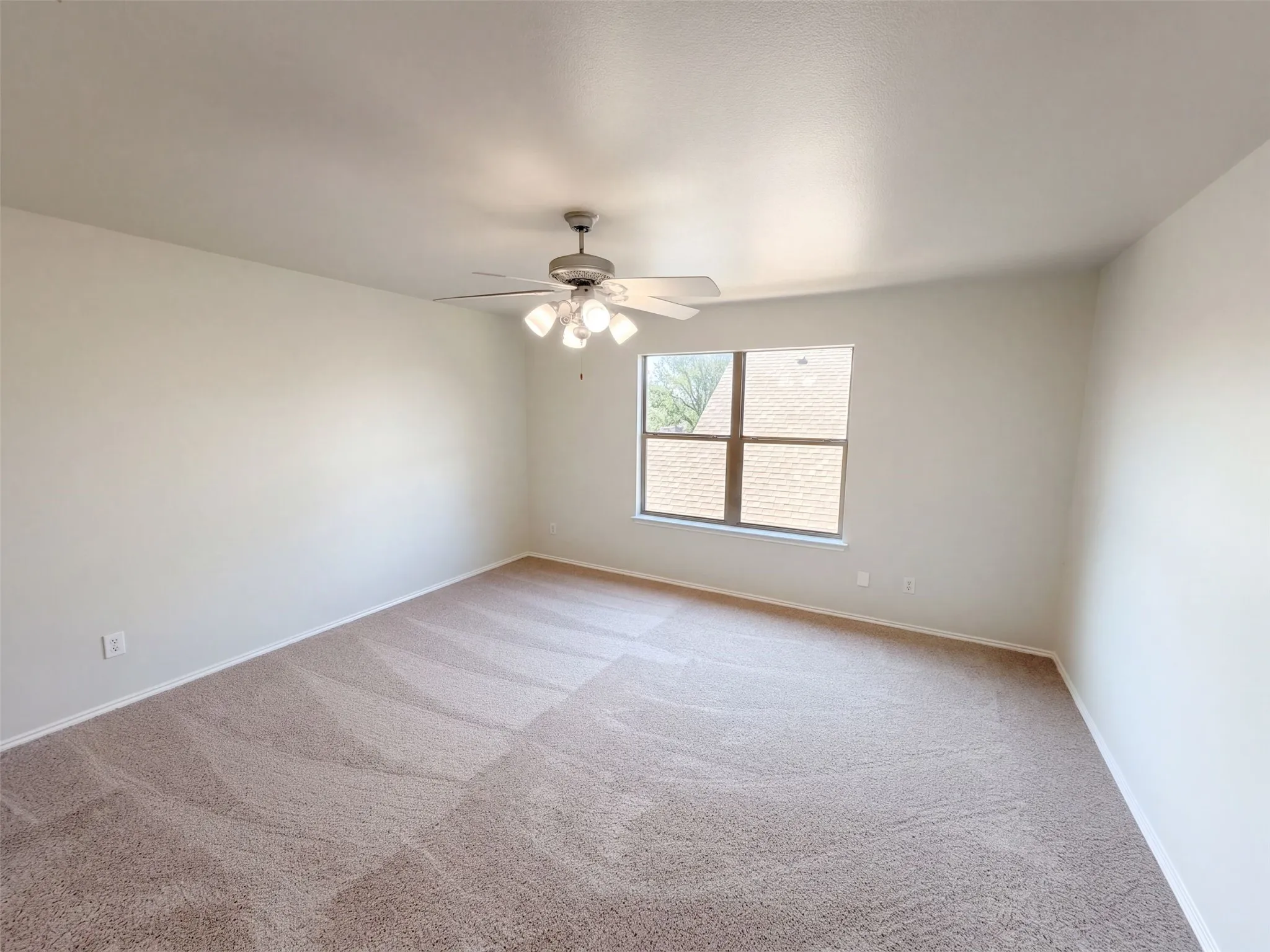Single Family Residence For Sale in Tarrant County , 10713 Vista Heights Boulevard, Fort Worth, Texas 76108, 5 Bedroom, 3 Bathroom, 2 Garage spaces, 3,112 Sqft, built in 2005, mls#21407722, Real Estate Agent in Fort Worth, Homes For Sale in Tarrant county, Homes For Sale in Fort Worth, Realtor in Fort Worth Texas, Real Estate Brokerage Independent Realty Texas, Luminita Cordes Realtor