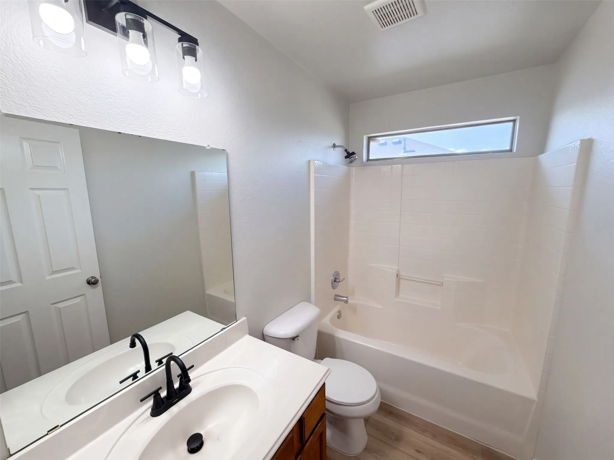Single Family Residence For Sale in Tarrant County , 10713 Vista Heights Boulevard, Fort Worth, Texas 76108, 5 Bedroom, 3 Bathroom, 2 Garage spaces, 3,112 Sqft, built in 2005, mls#21407722, Real Estate Agent in Fort Worth, Homes For Sale in Tarrant county, Homes For Sale in Fort Worth, Realtor in Fort Worth Texas, Real Estate Brokerage Independent Realty Texas, Luminita Cordes Realtor