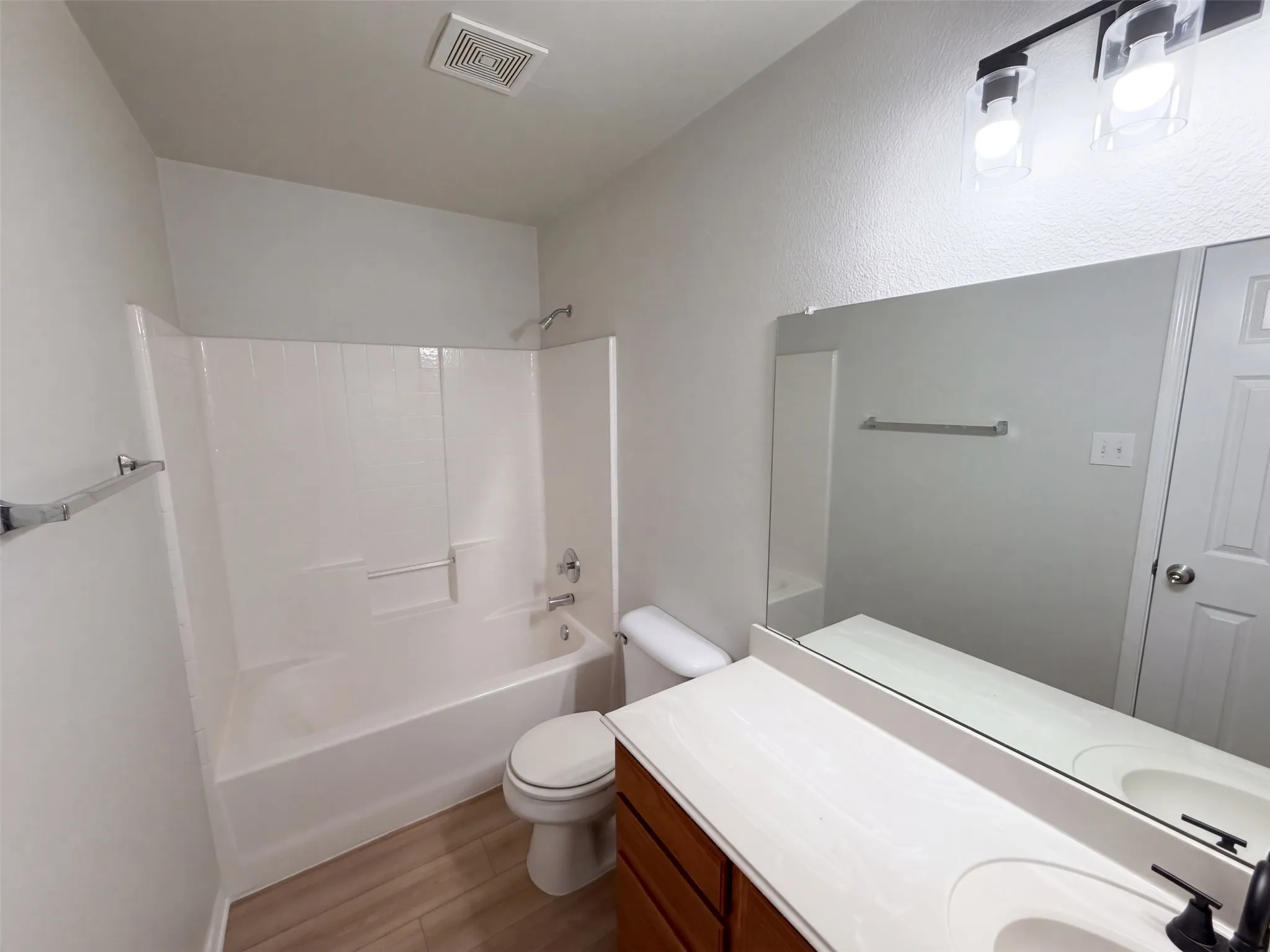 Single Family Residence For Sale in Tarrant County , 10713 Vista Heights Boulevard, Fort Worth, Texas 76108, 5 Bedroom, 3 Bathroom, 2 Garage spaces, 3,112 Sqft, built in 2005, mls#21407722, Real Estate Agent in Fort Worth, Homes For Sale in Tarrant county, Homes For Sale in Fort Worth, Realtor in Fort Worth Texas, Real Estate Brokerage Independent Realty Texas, Luminita Cordes Realtor