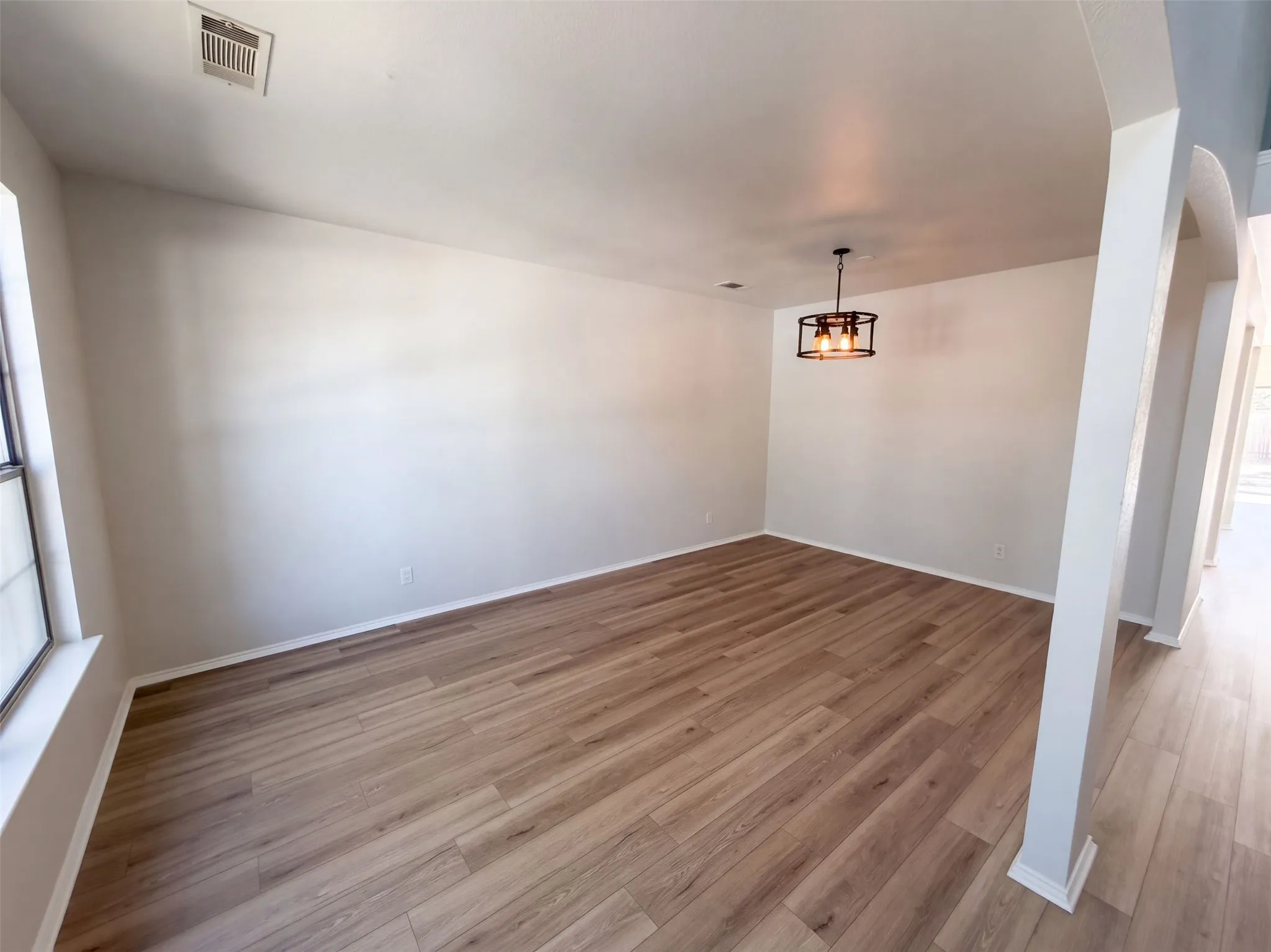 Single Family Residence For Sale in Tarrant County , 10713 Vista Heights Boulevard, Fort Worth, Texas 76108, 5 Bedroom, 3 Bathroom, 2 Garage spaces, 3,112 Sqft, built in 2005, mls#21407722, Real Estate Agent in Fort Worth, Homes For Sale in Tarrant county, Homes For Sale in Fort Worth, Realtor in Fort Worth Texas, Real Estate Brokerage Independent Realty Texas, Luminita Cordes Realtor