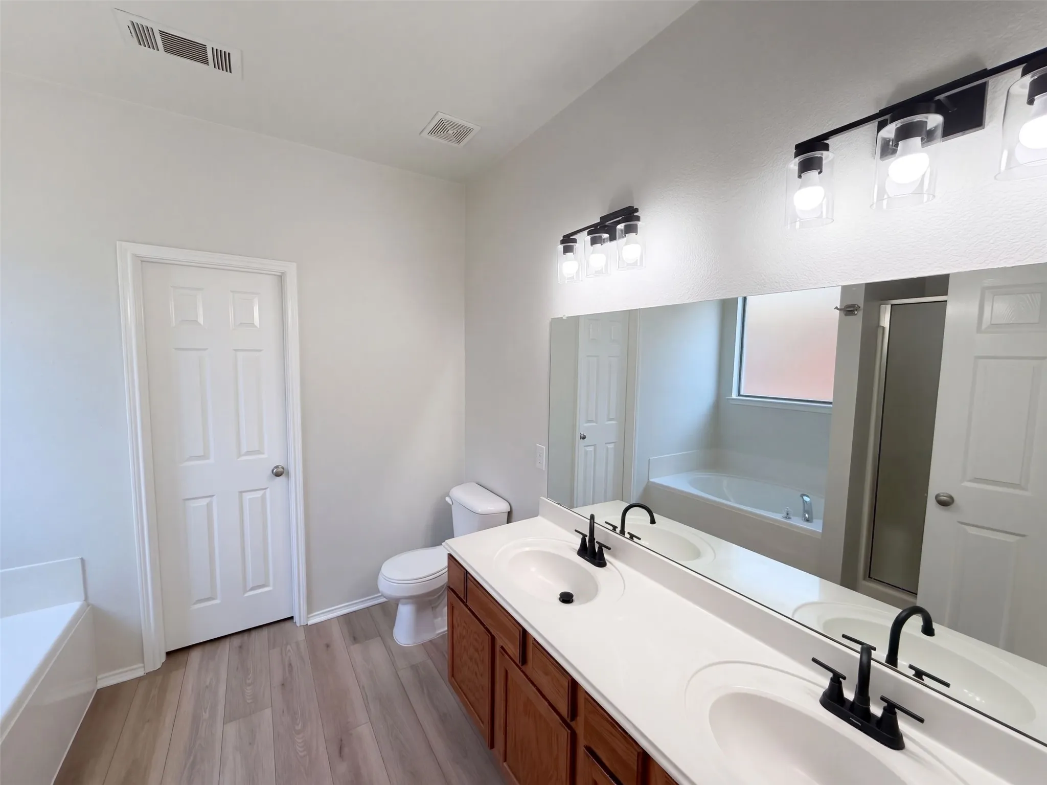 Single Family Residence For Sale in Tarrant County , 10713 Vista Heights Boulevard, Fort Worth, Texas 76108, 5 Bedroom, 3 Bathroom, 2 Garage spaces, 3,112 Sqft, built in 2005, mls#21407722, Real Estate Agent in Fort Worth, Homes For Sale in Tarrant county, Homes For Sale in Fort Worth, Realtor in Fort Worth Texas, Real Estate Brokerage Independent Realty Texas, Luminita Cordes Realtor