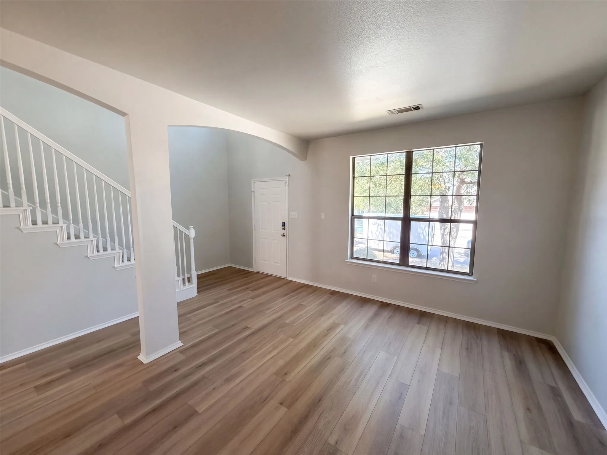 Single Family Residence For Sale in Tarrant County , 10713 Vista Heights Boulevard, Fort Worth, Texas 76108, 5 Bedroom, 3 Bathroom, 2 Garage spaces, 3,112 Sqft, built in 2005, mls#21407722, Real Estate Agent in Fort Worth, Homes For Sale in Tarrant county, Homes For Sale in Fort Worth, Realtor in Fort Worth Texas, Real Estate Brokerage Independent Realty Texas, Luminita Cordes Realtor