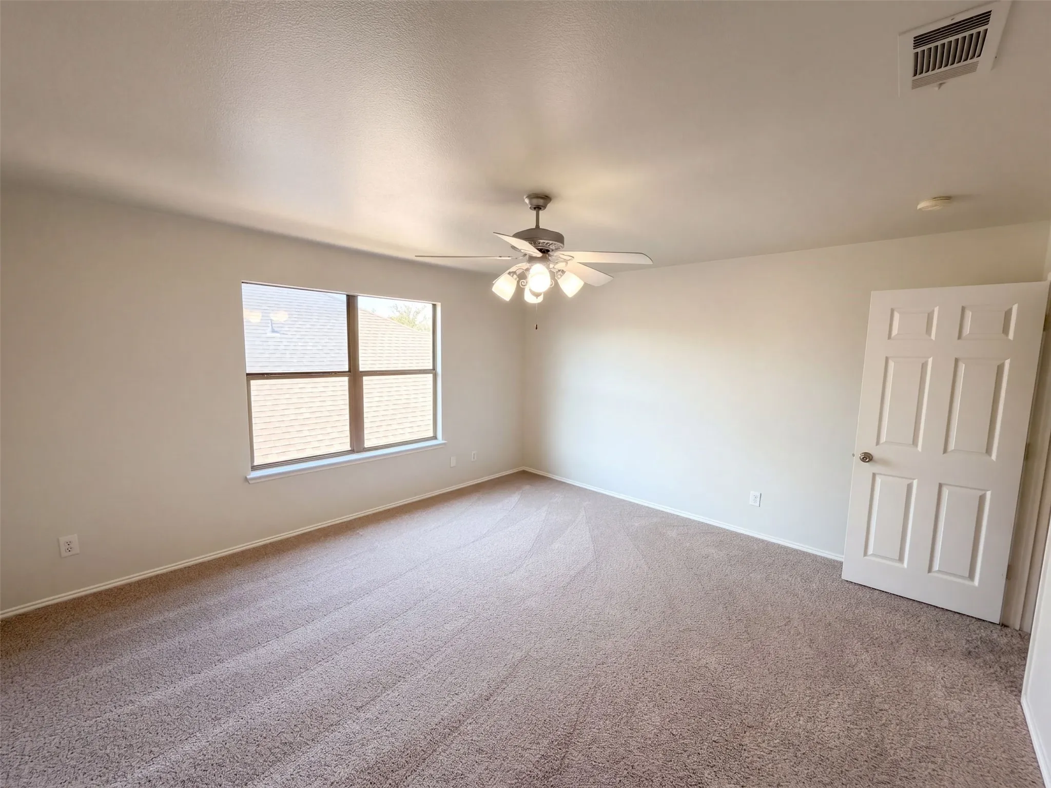 Single Family Residence For Sale in Tarrant County , 10713 Vista Heights Boulevard, Fort Worth, Texas 76108, 5 Bedroom, 3 Bathroom, 2 Garage spaces, 3,112 Sqft, built in 2005, mls#21407722, Real Estate Agent in Fort Worth, Homes For Sale in Tarrant county, Homes For Sale in Fort Worth, Realtor in Fort Worth Texas, Real Estate Brokerage Independent Realty Texas, Luminita Cordes Realtor