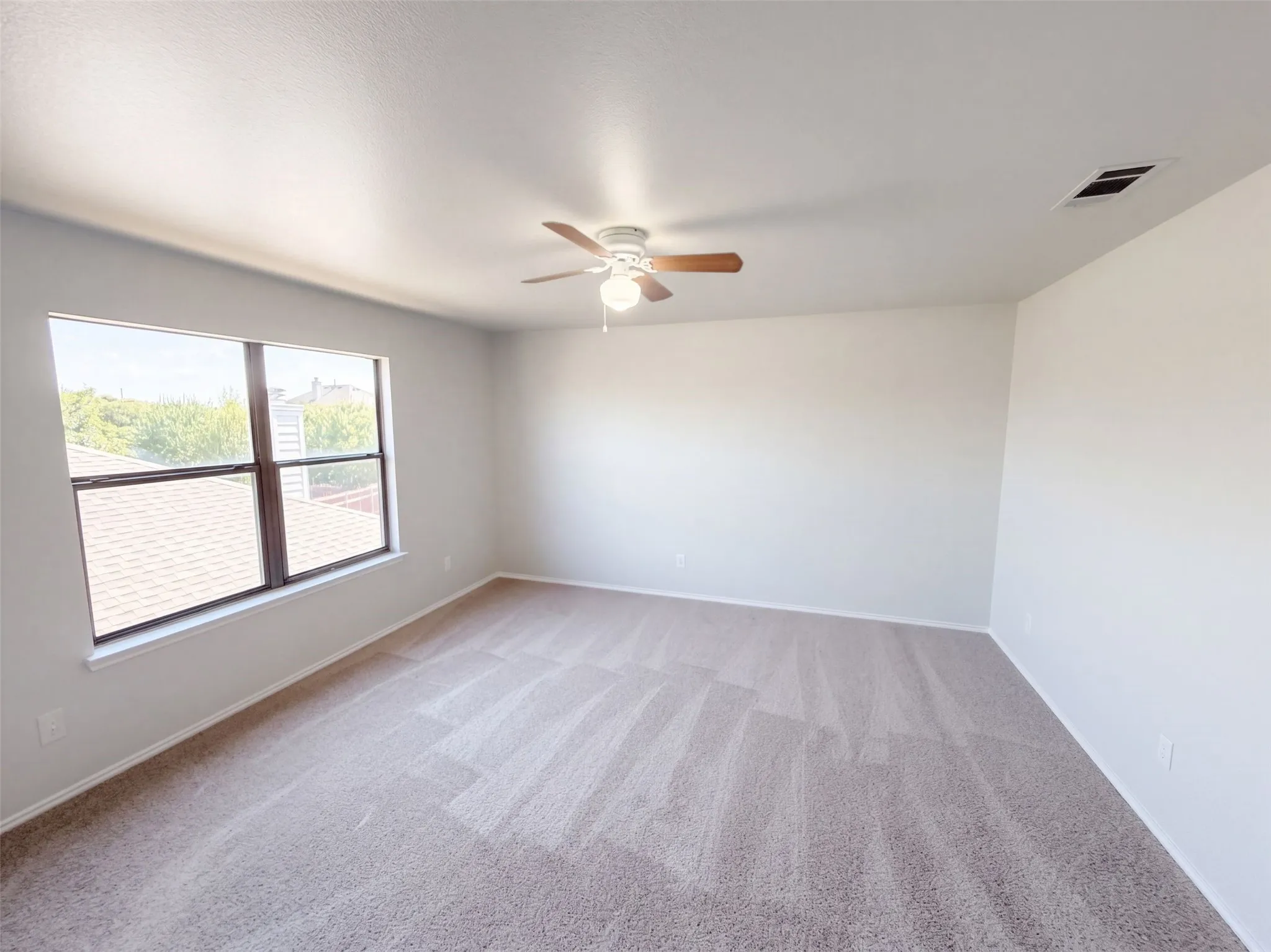 Single Family Residence For Sale in Tarrant County , 10713 Vista Heights Boulevard, Fort Worth, Texas 76108, 5 Bedroom, 3 Bathroom, 2 Garage spaces, 3,112 Sqft, built in 2005, mls#21407722, Real Estate Agent in Fort Worth, Homes For Sale in Tarrant county, Homes For Sale in Fort Worth, Realtor in Fort Worth Texas, Real Estate Brokerage Independent Realty Texas, Luminita Cordes Realtor