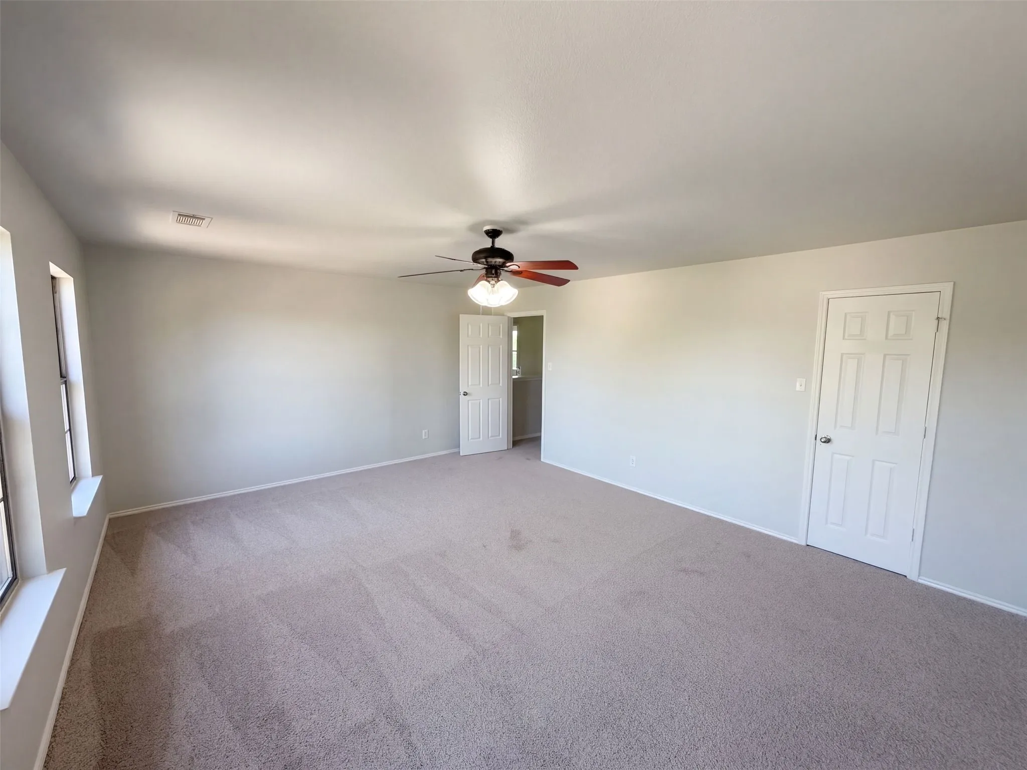 Single Family Residence For Sale in Tarrant County , 10713 Vista Heights Boulevard, Fort Worth, Texas 76108, 5 Bedroom, 3 Bathroom, 2 Garage spaces, 3,112 Sqft, built in 2005, mls#21407722, Real Estate Agent in Fort Worth, Homes For Sale in Tarrant county, Homes For Sale in Fort Worth, Realtor in Fort Worth Texas, Real Estate Brokerage Independent Realty Texas, Luminita Cordes Realtor