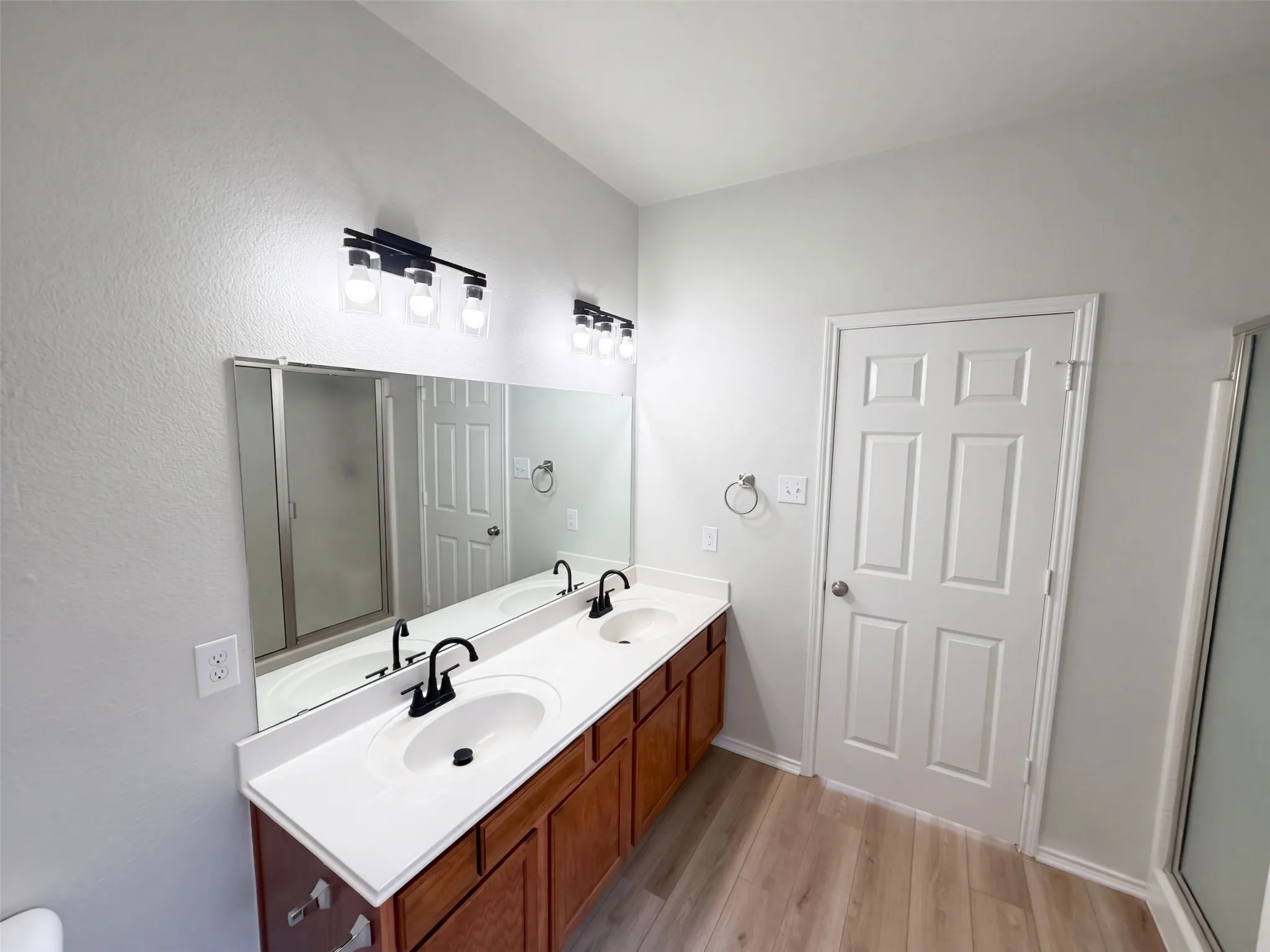 Single Family Residence For Sale in Tarrant County , 10713 Vista Heights Boulevard, Fort Worth, Texas 76108, 5 Bedroom, 3 Bathroom, 2 Garage spaces, 3,112 Sqft, built in 2005, mls#21407722, Real Estate Agent in Fort Worth, Homes For Sale in Tarrant county, Homes For Sale in Fort Worth, Realtor in Fort Worth Texas, Real Estate Brokerage Independent Realty Texas, Luminita Cordes Realtor