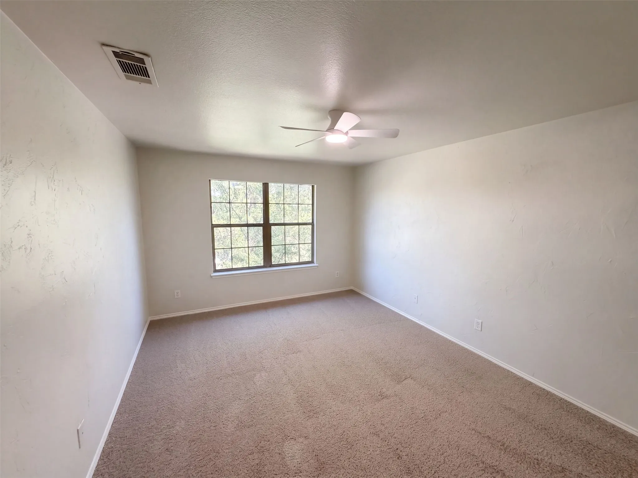 Single Family Residence For Sale in Tarrant County , 10713 Vista Heights Boulevard, Fort Worth, Texas 76108, 5 Bedroom, 3 Bathroom, 2 Garage spaces, 3,112 Sqft, built in 2005, mls#21407722, Real Estate Agent in Fort Worth, Homes For Sale in Tarrant county, Homes For Sale in Fort Worth, Realtor in Fort Worth Texas, Real Estate Brokerage Independent Realty Texas, Luminita Cordes Realtor