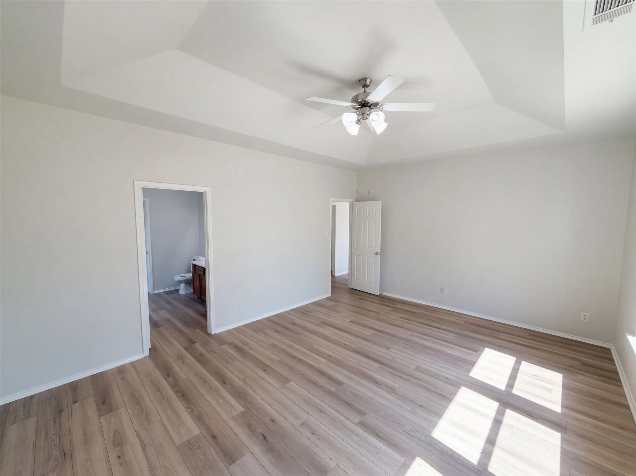 Single Family Residence For Sale in Tarrant County , 10713 Vista Heights Boulevard, Fort Worth, Texas 76108, 5 Bedroom, 3 Bathroom, 2 Garage spaces, 3,112 Sqft, built in 2005, mls#21407722, Real Estate Agent in Fort Worth, Homes For Sale in Tarrant county, Homes For Sale in Fort Worth, Realtor in Fort Worth Texas, Real Estate Brokerage Independent Realty Texas, Luminita Cordes Realtor