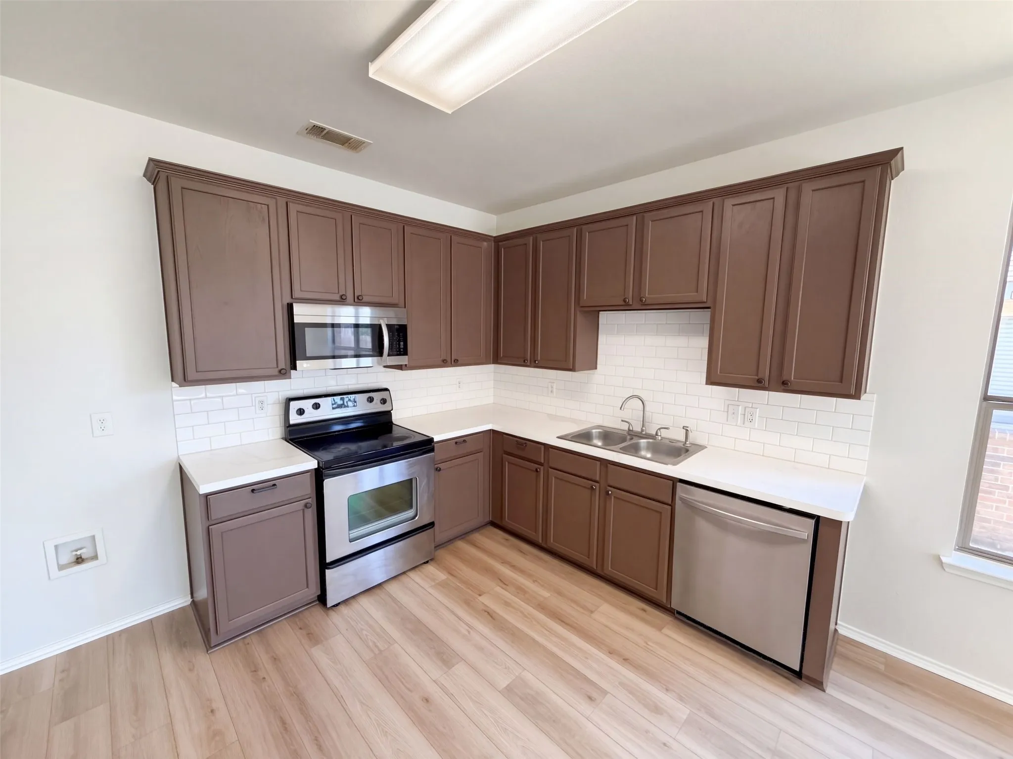 Single Family Residence For Sale in Tarrant County , 10713 Vista Heights Boulevard, Fort Worth, Texas 76108, 5 Bedroom, 3 Bathroom, 2 Garage spaces, 3,112 Sqft, built in 2005, mls#21407722, Real Estate Agent in Fort Worth, Homes For Sale in Tarrant county, Homes For Sale in Fort Worth, Realtor in Fort Worth Texas, Real Estate Brokerage Independent Realty Texas, Luminita Cordes Realtor