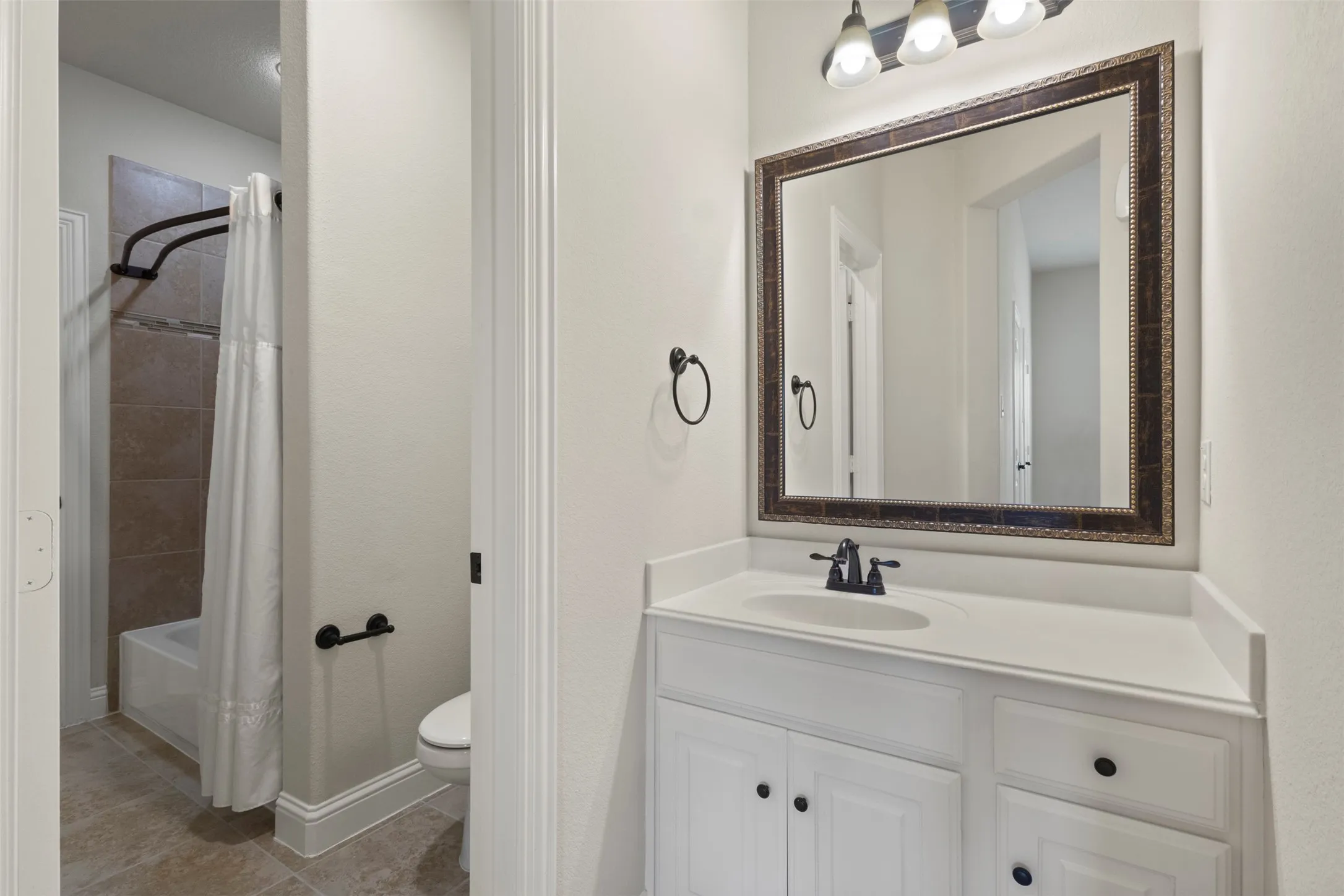 Single Family Residence For Sale in Collin County , 2490 Stonybrook Drive, Prosper, Texas 75078, 5 Bedroom, 4 Bathroom, 2 Garage spaces, 4,766 Sqft, built in 2015, mls#21412922, Real Estate Agent in Prosper, Homes For Sale in Collin county, Homes For Sale in Prosper, Realtor in Prosper Texas, Real Estate Brokerage Independent Realty Texas, Luminita Cordes Realtor