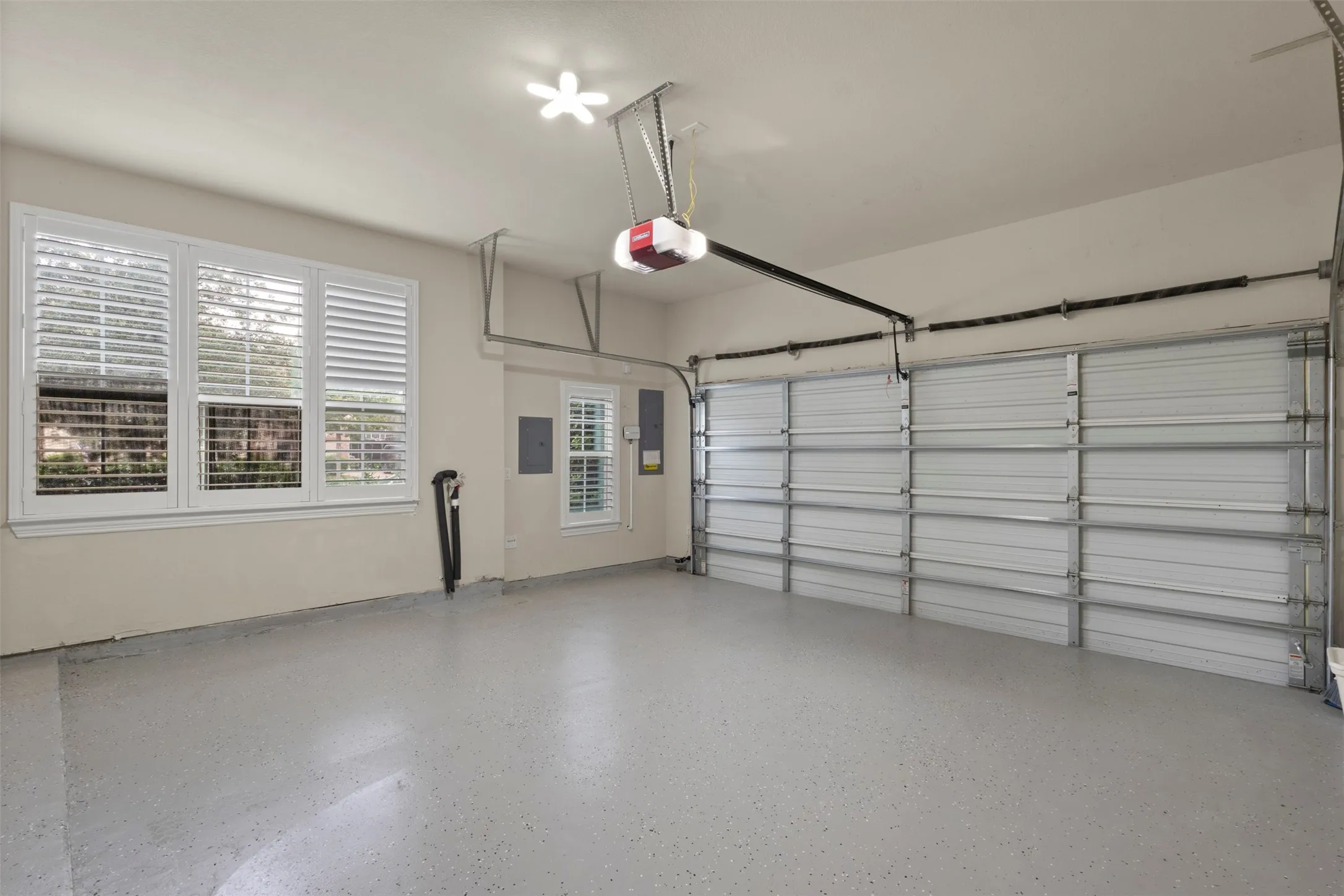 Single Family Residence For Sale in Collin County , 2490 Stonybrook Drive, Prosper, Texas 75078, 5 Bedroom, 4 Bathroom, 2 Garage spaces, 4,766 Sqft, built in 2015, mls#21412922, Real Estate Agent in Prosper, Homes For Sale in Collin county, Homes For Sale in Prosper, Realtor in Prosper Texas, Real Estate Brokerage Independent Realty Texas, Luminita Cordes Realtor