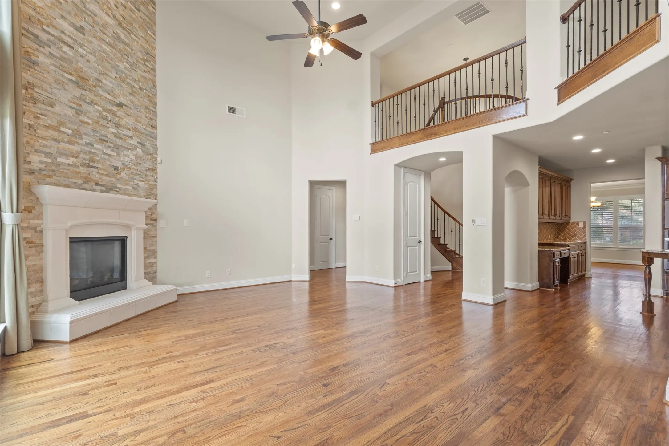 Single Family Residence For Sale in Collin County , 2490 Stonybrook Drive, Prosper, Texas 75078, 5 Bedroom, 4 Bathroom, 2 Garage spaces, 4,766 Sqft, built in 2015, mls#21412922, Real Estate Agent in Prosper, Homes For Sale in Collin county, Homes For Sale in Prosper, Realtor in Prosper Texas, Real Estate Brokerage Independent Realty Texas, Luminita Cordes Realtor