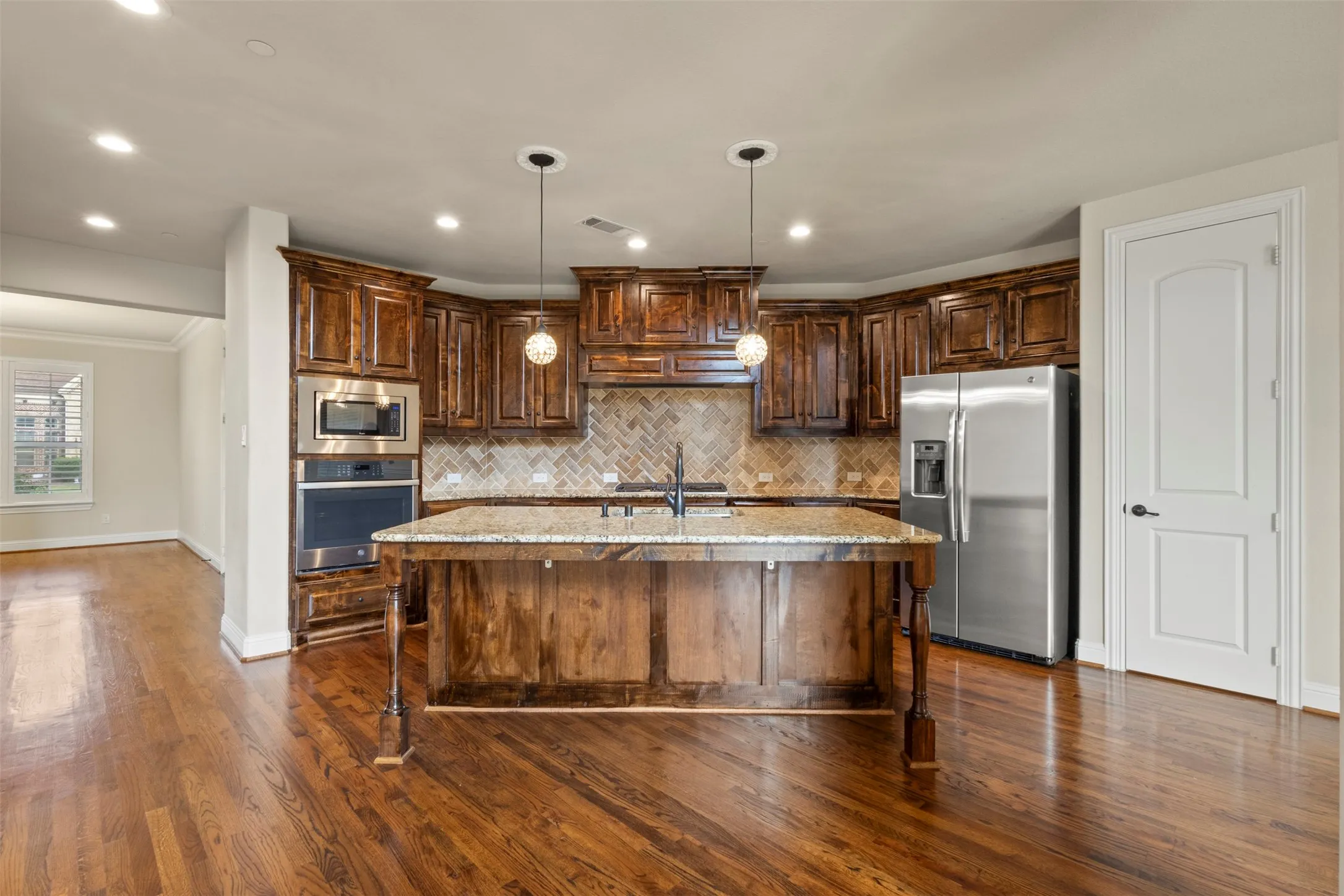 Single Family Residence For Sale in Collin County , 2490 Stonybrook Drive, Prosper, Texas 75078, 5 Bedroom, 4 Bathroom, 2 Garage spaces, 4,766 Sqft, built in 2015, mls#21412922, Real Estate Agent in Prosper, Homes For Sale in Collin county, Homes For Sale in Prosper, Realtor in Prosper Texas, Real Estate Brokerage Independent Realty Texas, Luminita Cordes Realtor