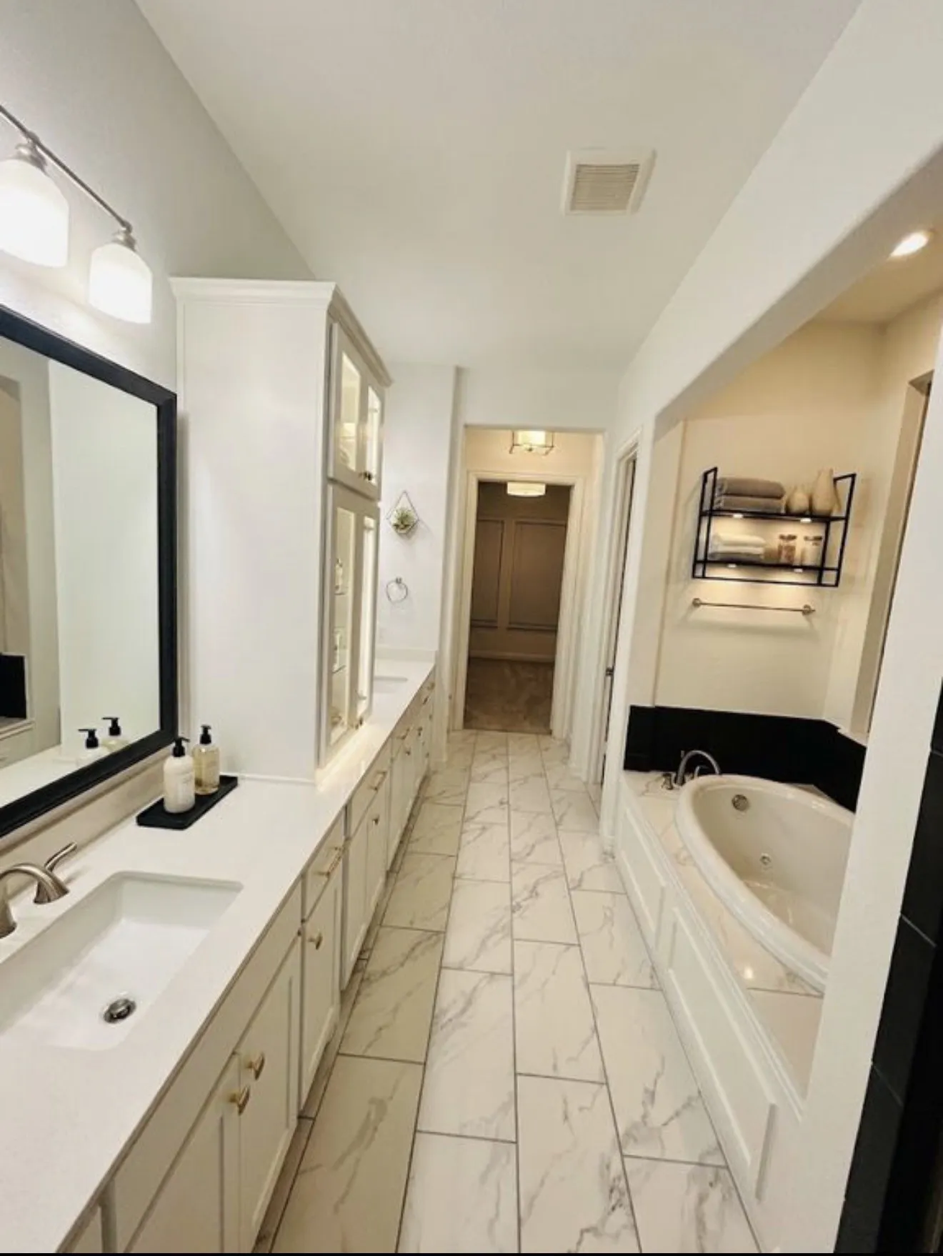 Single Family Residence For Rent in Denton County , 3012 Warrington, The Colony, Texas 75056, 4 Bedroom, 5 Bathroom, 2 Garage spaces, 3,519 Sqft, built in 2021, mls#21412873, Real Estate Agent in The Colony, Homes For Rent in Denton county, Homes For Rent in The Colony, Realtor in The Colony Texas, Real Estate Brokerage Independent Realty Texas, Luminita Cordes Realtor