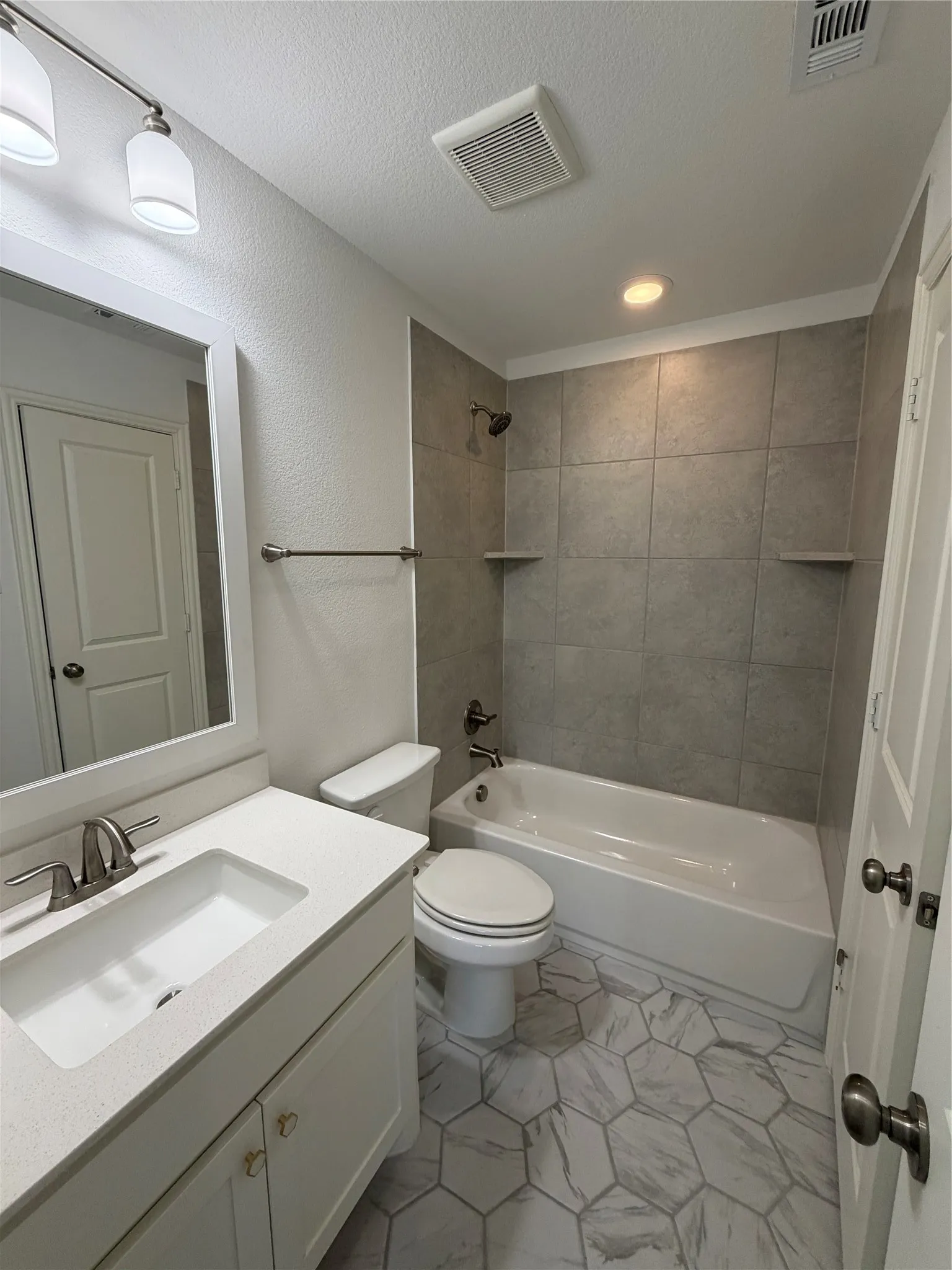 Single Family Residence For Rent in Denton County , 3012 Warrington, The Colony, Texas 75056, 4 Bedroom, 5 Bathroom, 2 Garage spaces, 3,519 Sqft, built in 2021, mls#21412873, Real Estate Agent in The Colony, Homes For Rent in Denton county, Homes For Rent in The Colony, Realtor in The Colony Texas, Real Estate Brokerage Independent Realty Texas, Luminita Cordes Realtor