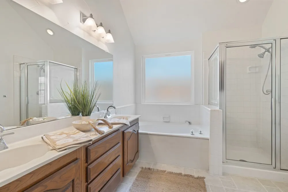 Single Family Residence For Sale in Tarrant County , 8000 Arlie Lane, North Richland Hills, Texas 76182, 3 Bedroom, 2 Bathroom, 3 Garage spaces, 1,847 Sqft, built in 1990, mls#21412158, Real Estate Agent in North Richland Hills, Homes For Sale in Tarrant county, Homes For Sale in North Richland Hills, Realtor in North Richland Hills Texas, Real Estate Brokerage Independent Realty Texas, Luminita Cordes Realtor
