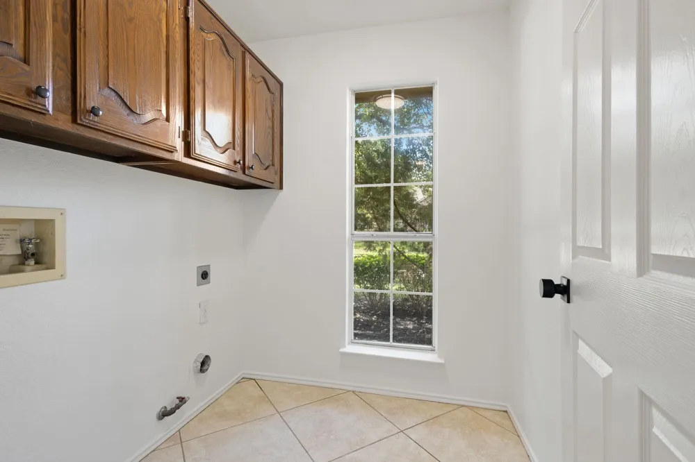 Single Family Residence For Sale in Tarrant County , 8000 Arlie Lane, North Richland Hills, Texas 76182, 3 Bedroom, 2 Bathroom, 3 Garage spaces, 1,847 Sqft, built in 1990, mls#21412158, Real Estate Agent in North Richland Hills, Homes For Sale in Tarrant county, Homes For Sale in North Richland Hills, Realtor in North Richland Hills Texas, Real Estate Brokerage Independent Realty Texas, Luminita Cordes Realtor