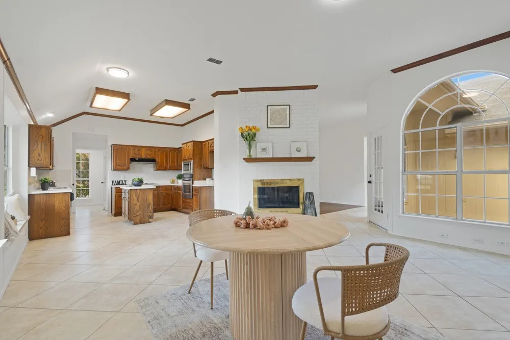 Single Family Residence For Sale in Tarrant County , 8000 Arlie Lane, North Richland Hills, Texas 76182, 3 Bedroom, 2 Bathroom, 3 Garage spaces, 1,847 Sqft, built in 1990, mls#21412158, Real Estate Agent in North Richland Hills, Homes For Sale in Tarrant county, Homes For Sale in North Richland Hills, Realtor in North Richland Hills Texas, Real Estate Brokerage Independent Realty Texas, Luminita Cordes Realtor