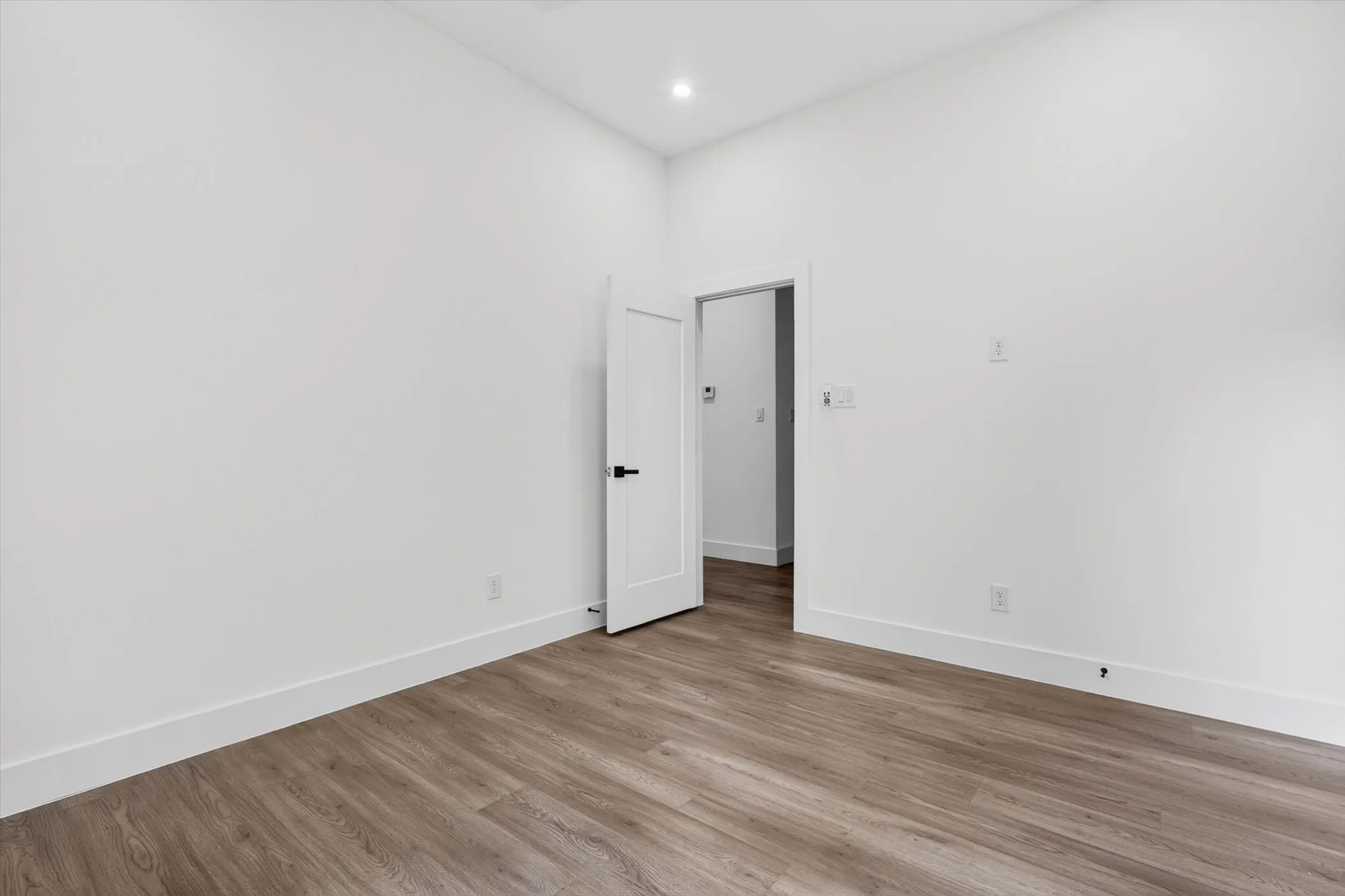 Single Family Residence For Rent in Dallas County , 1621 Bannock Avenue, Dallas, Texas 75215, 4 Bedroom, 5 Bathroom, 2 Garage spaces, 2,100 Sqft, built in 2026, mls#21412936, Real Estate Agent in Dallas, Homes For Rent in Dallas county, Homes For Rent in Dallas, Realtor in Dallas Texas, Real Estate Brokerage Independent Realty Texas, Luminita Cordes Realtor