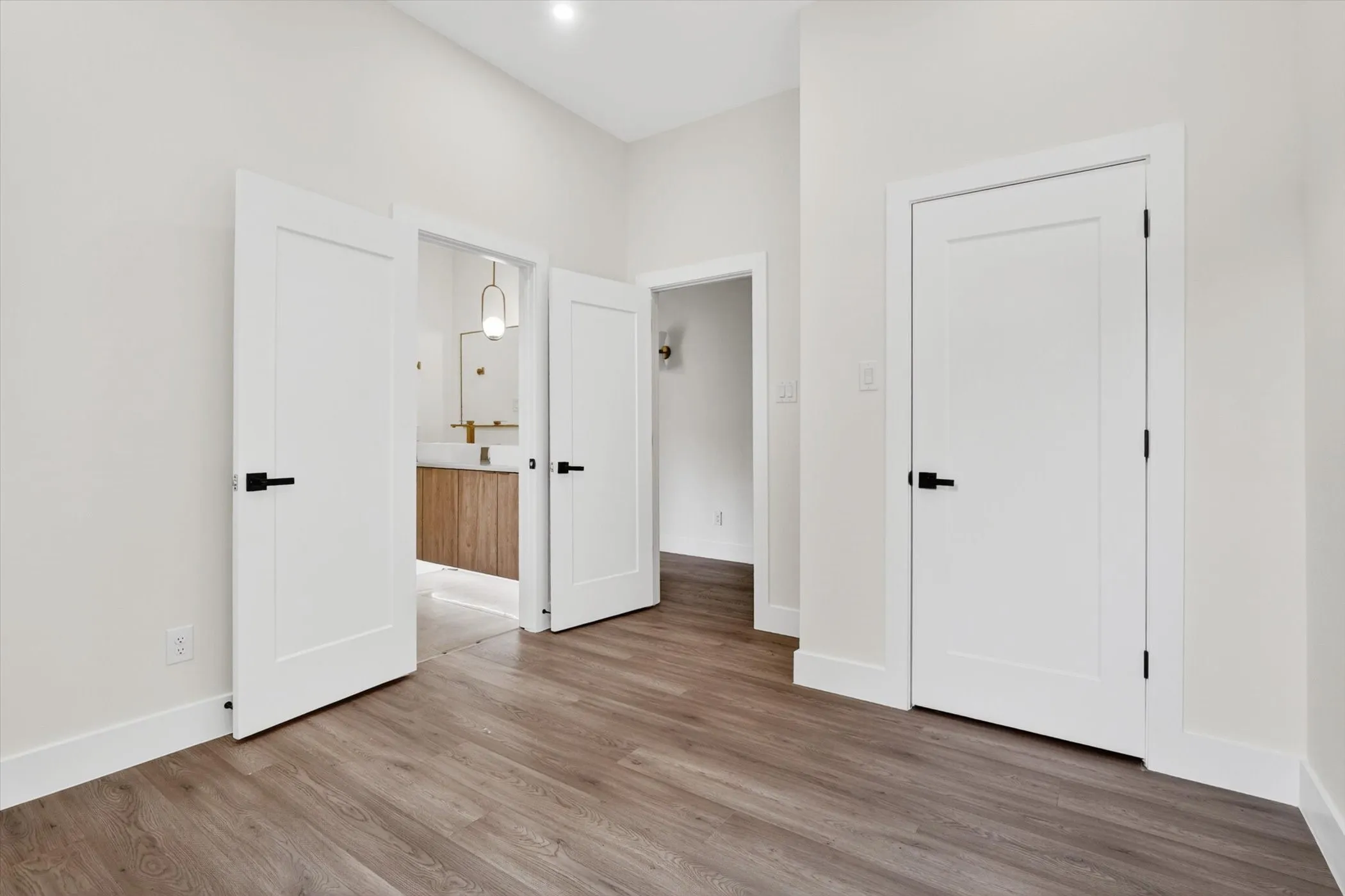 Single Family Residence For Rent in Dallas County , 1621 Bannock Avenue, Dallas, Texas 75215, 4 Bedroom, 5 Bathroom, 2 Garage spaces, 2,100 Sqft, built in 2026, mls#21412936, Real Estate Agent in Dallas, Homes For Rent in Dallas county, Homes For Rent in Dallas, Realtor in Dallas Texas, Real Estate Brokerage Independent Realty Texas, Luminita Cordes Realtor