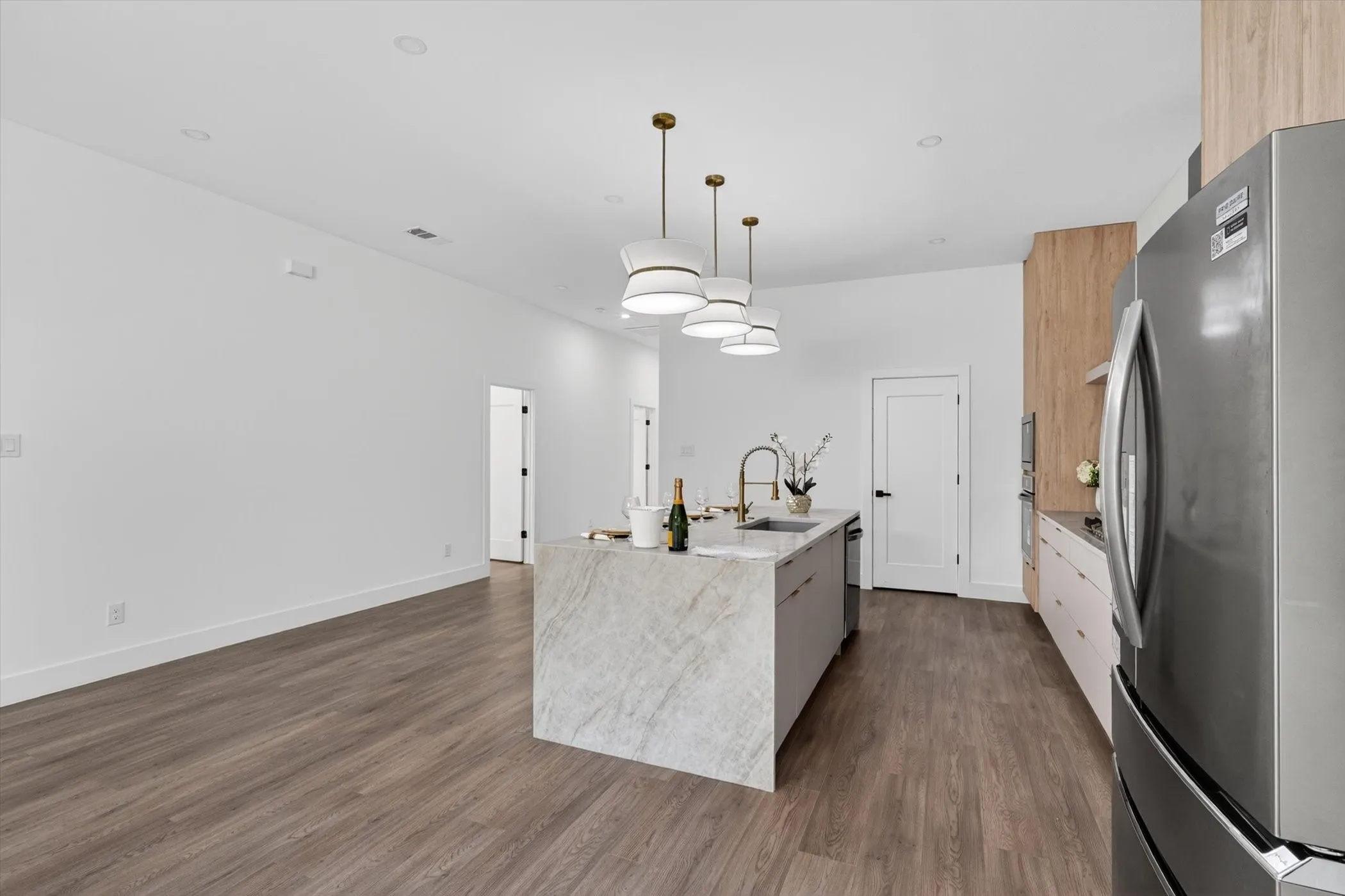 Single Family Residence For Rent in Dallas County , 1621 Bannock Avenue, Dallas, Texas 75215, 4 Bedroom, 5 Bathroom, 2 Garage spaces, 2,100 Sqft, built in 2026, mls#21412936, Real Estate Agent in Dallas, Homes For Rent in Dallas county, Homes For Rent in Dallas, Realtor in Dallas Texas, Real Estate Brokerage Independent Realty Texas, Luminita Cordes Realtor