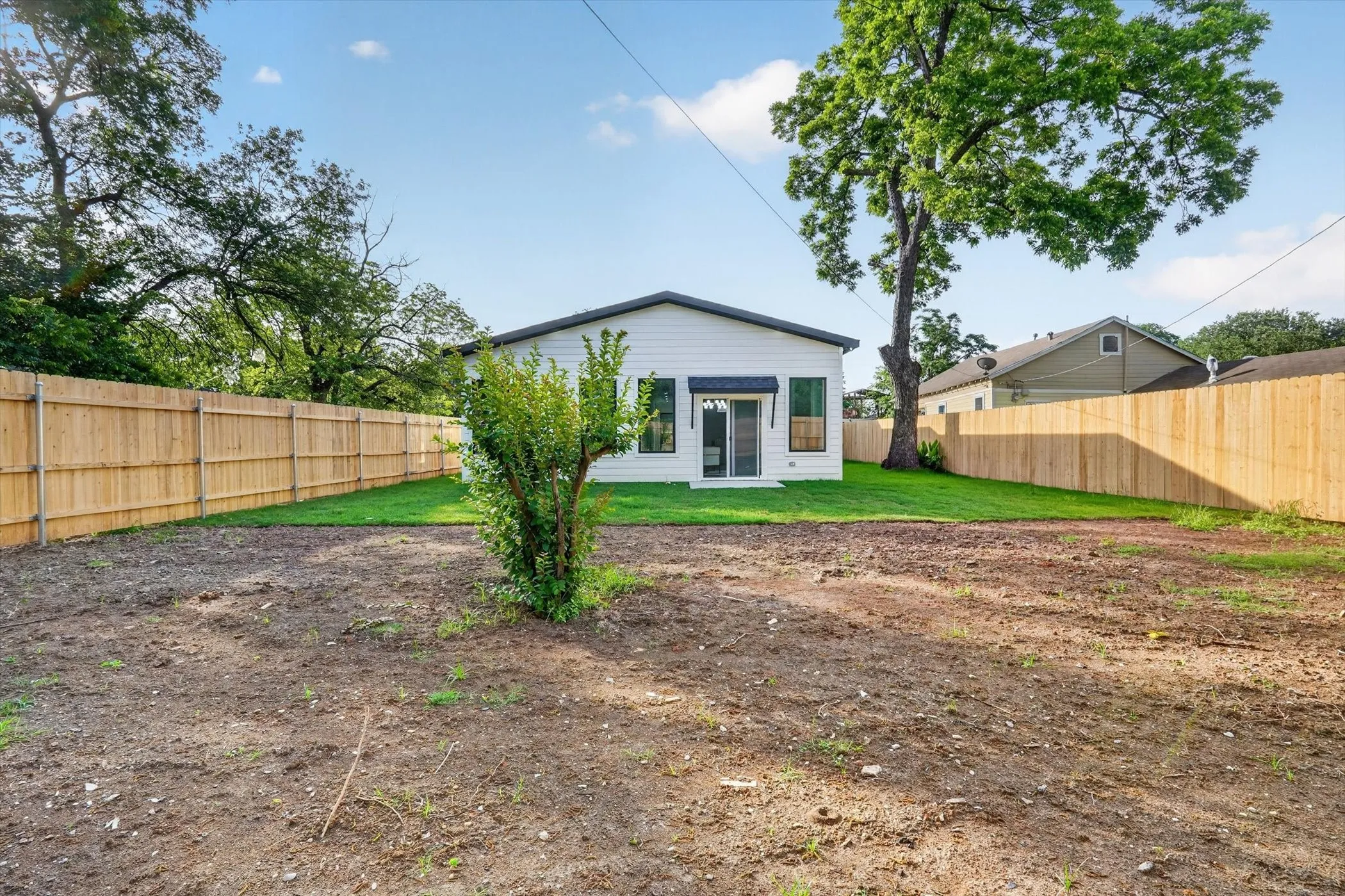 Single Family Residence For Rent in Dallas County , 1621 Bannock Avenue, Dallas, Texas 75215, 4 Bedroom, 5 Bathroom, 2 Garage spaces, 2,100 Sqft, built in 2026, mls#21412936, Real Estate Agent in Dallas, Homes For Rent in Dallas county, Homes For Rent in Dallas, Realtor in Dallas Texas, Real Estate Brokerage Independent Realty Texas, Luminita Cordes Realtor