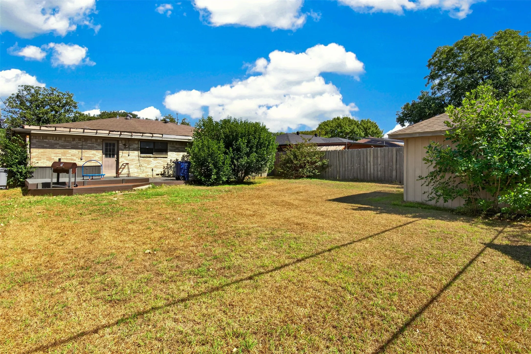 Single Family Residence For Sale in Dallas County , 8642 Barclay Street, Dallas, Texas 75227, 3 Bedroom, 2 Bathroom, 2 Garage spaces, 1,282 Sqft, built in 1962, mls#21410073, Real Estate Agent in Dallas, Homes For Sale in Dallas county, Homes For Sale in Dallas, Realtor in Dallas Texas, Real Estate Brokerage Independent Realty Texas, Luminita Cordes Realtor