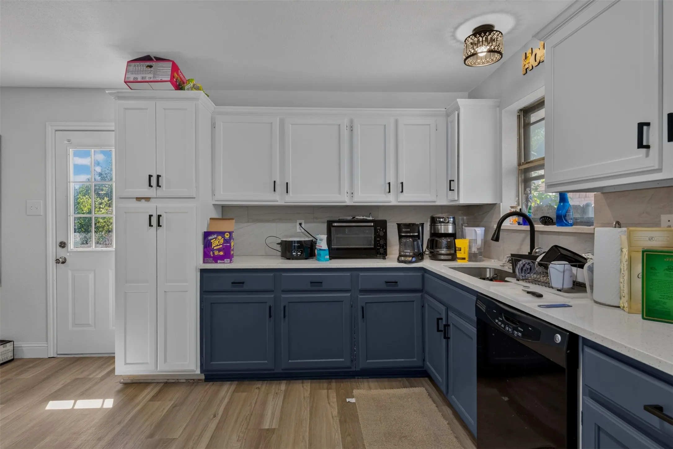 Single Family Residence For Sale in Dallas County , 8642 Barclay Street, Dallas, Texas 75227, 3 Bedroom, 2 Bathroom, 2 Garage spaces, 1,282 Sqft, built in 1962, mls#21410073, Real Estate Agent in Dallas, Homes For Sale in Dallas county, Homes For Sale in Dallas, Realtor in Dallas Texas, Real Estate Brokerage Independent Realty Texas, Luminita Cordes Realtor