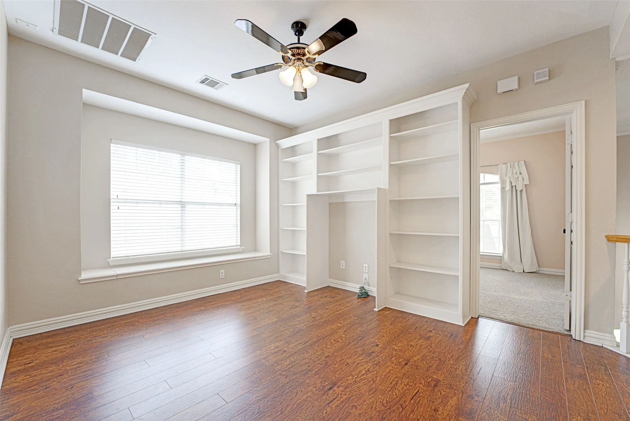 Single Family Residence For Sale in Collin County , 4101 Christopher Way, Plano, Texas 75024, 4 Bedroom, 3 Bathroom, 2 Garage spaces, 2,296 Sqft, built in 1995, mls#21402167, Real Estate Agent in Plano, Homes For Sale in Collin county, Homes For Sale in Plano, Realtor in Plano Texas, Real Estate Brokerage Independent Realty Texas, Luminita Cordes Realtor