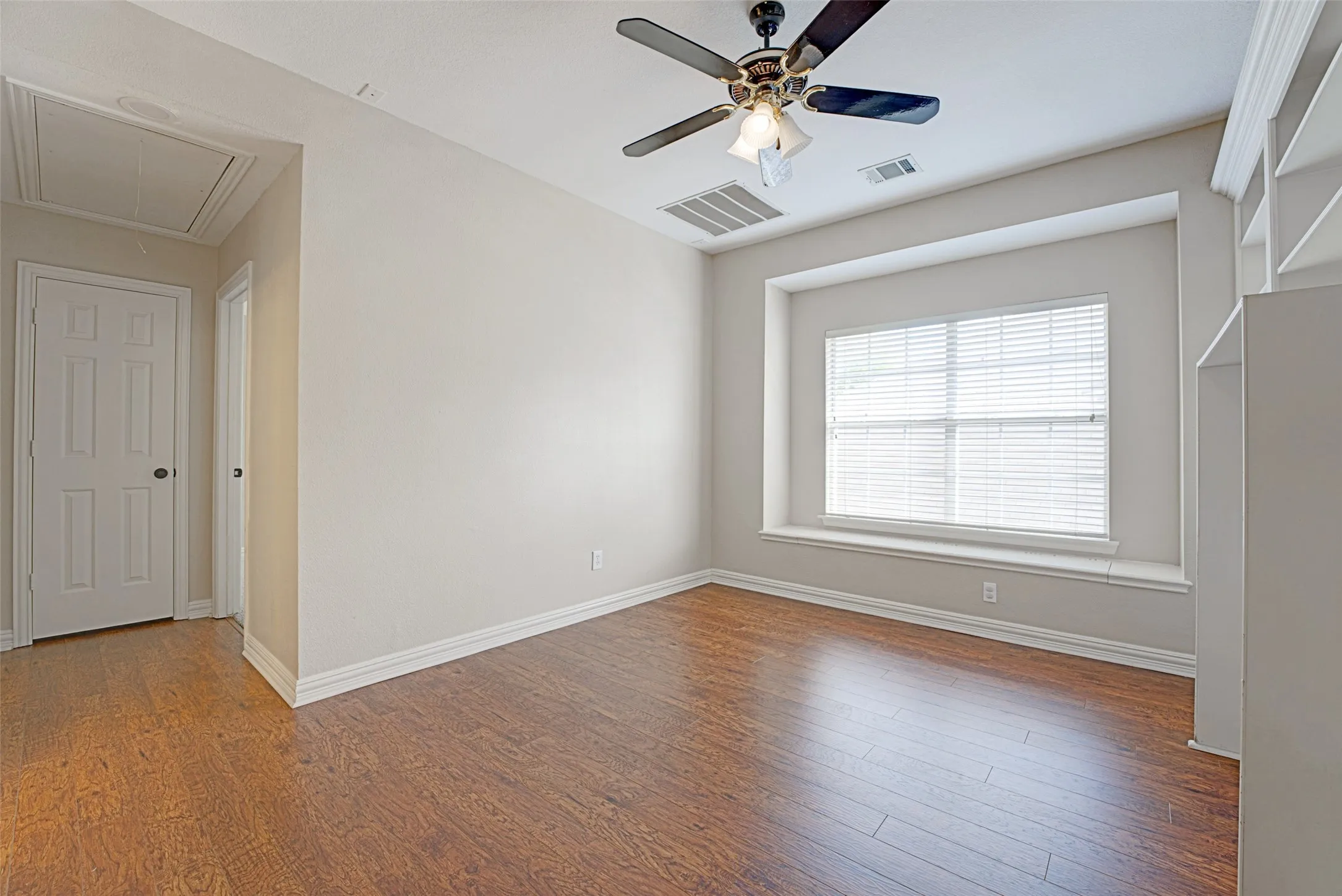 Single Family Residence For Sale in Collin County , 4101 Christopher Way, Plano, Texas 75024, 4 Bedroom, 3 Bathroom, 2 Garage spaces, 2,296 Sqft, built in 1995, mls#21402167, Real Estate Agent in Plano, Homes For Sale in Collin county, Homes For Sale in Plano, Realtor in Plano Texas, Real Estate Brokerage Independent Realty Texas, Luminita Cordes Realtor