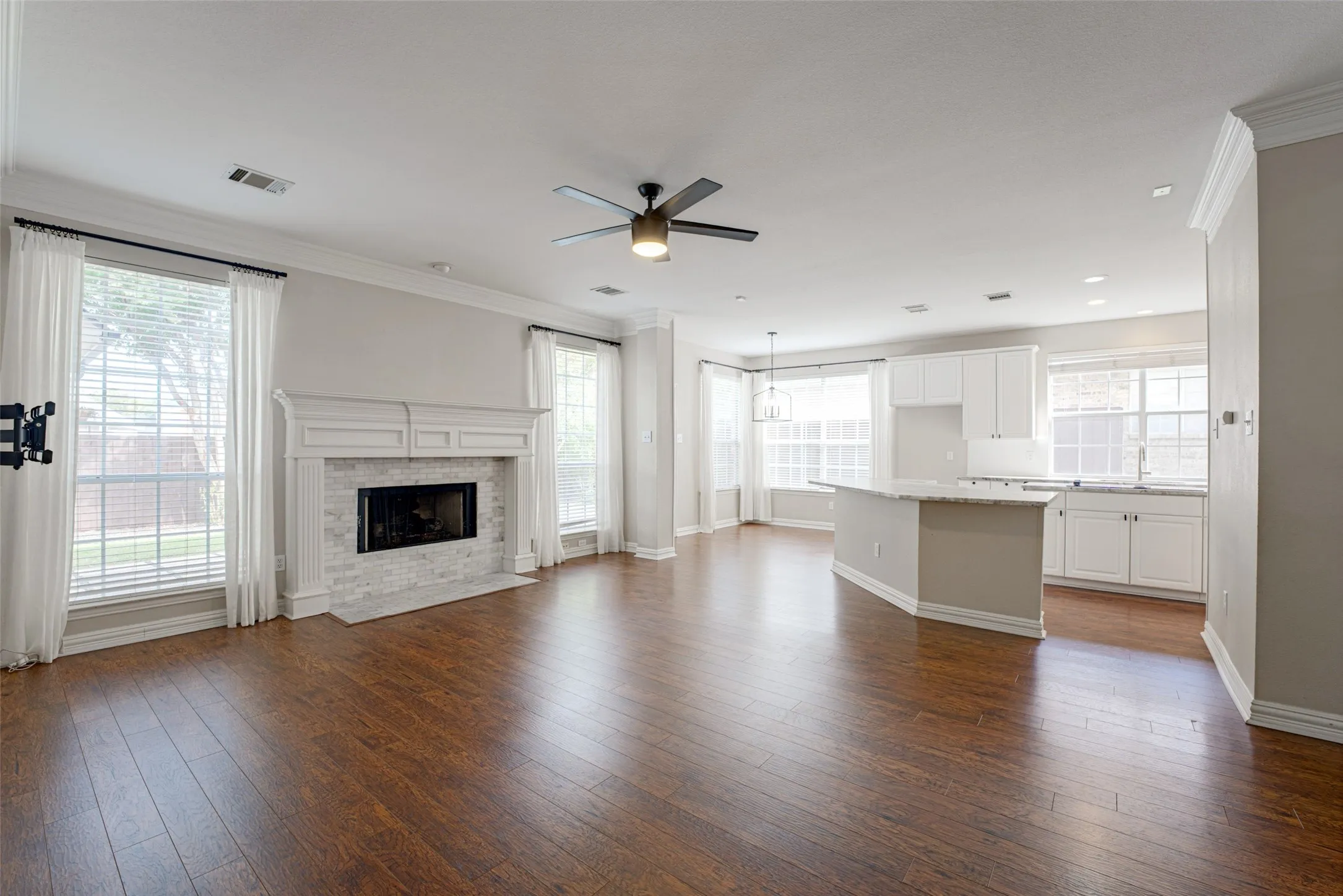 Single Family Residence For Sale in Collin County , 4101 Christopher Way, Plano, Texas 75024, 4 Bedroom, 3 Bathroom, 2 Garage spaces, 2,296 Sqft, built in 1995, mls#21402167, Real Estate Agent in Plano, Homes For Sale in Collin county, Homes For Sale in Plano, Realtor in Plano Texas, Real Estate Brokerage Independent Realty Texas, Luminita Cordes Realtor