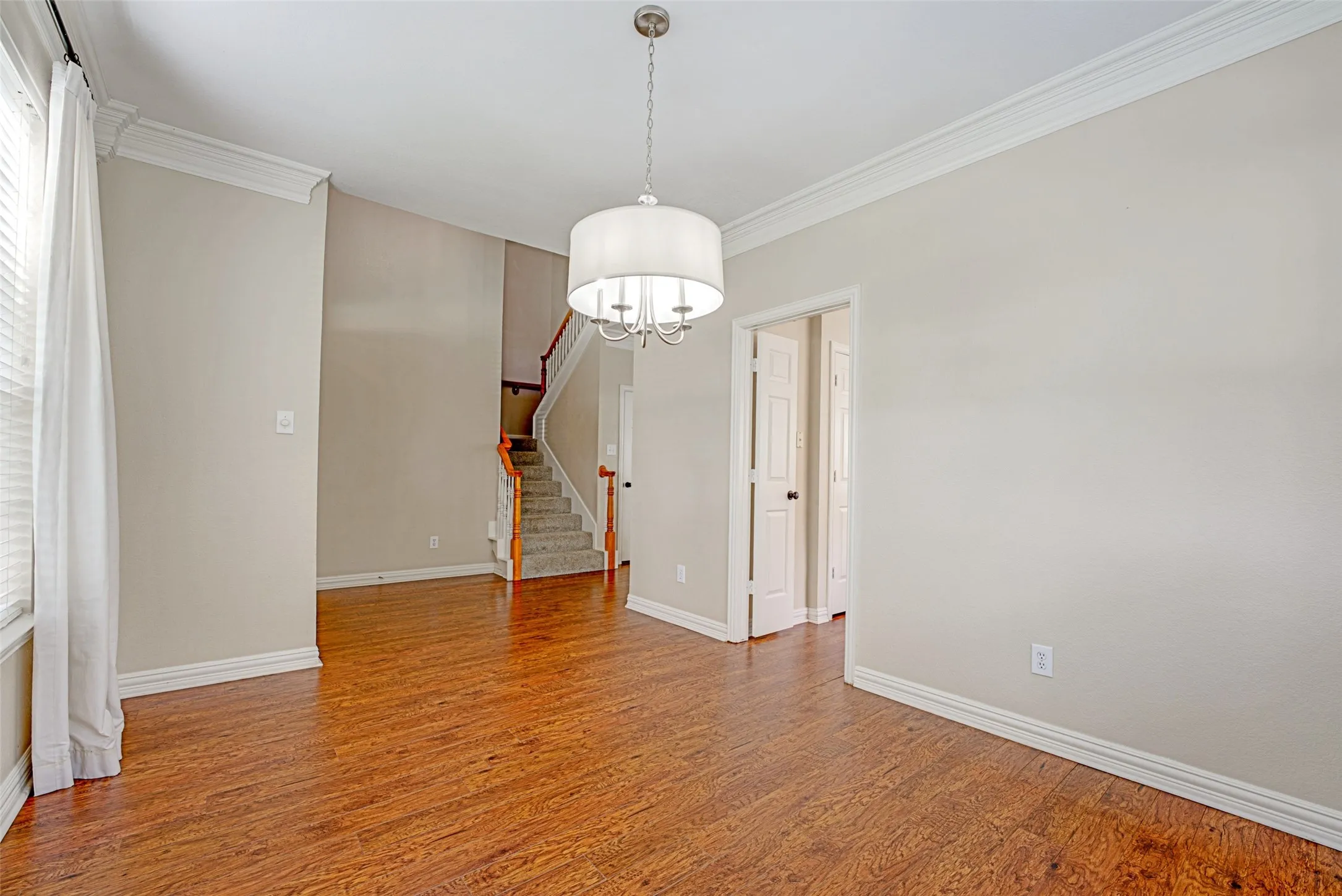 Single Family Residence For Sale in Collin County , 4101 Christopher Way, Plano, Texas 75024, 4 Bedroom, 3 Bathroom, 2 Garage spaces, 2,296 Sqft, built in 1995, mls#21402167, Real Estate Agent in Plano, Homes For Sale in Collin county, Homes For Sale in Plano, Realtor in Plano Texas, Real Estate Brokerage Independent Realty Texas, Luminita Cordes Realtor
