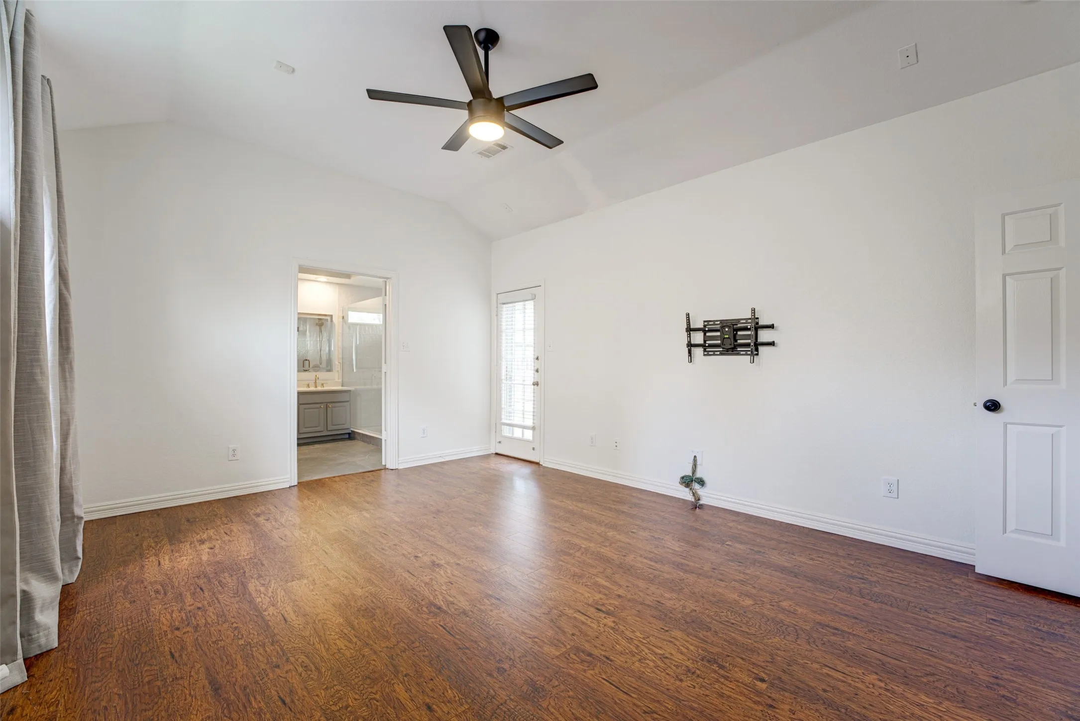 Single Family Residence For Sale in Collin County , 4101 Christopher Way, Plano, Texas 75024, 4 Bedroom, 3 Bathroom, 2 Garage spaces, 2,296 Sqft, built in 1995, mls#21402167, Real Estate Agent in Plano, Homes For Sale in Collin county, Homes For Sale in Plano, Realtor in Plano Texas, Real Estate Brokerage Independent Realty Texas, Luminita Cordes Realtor