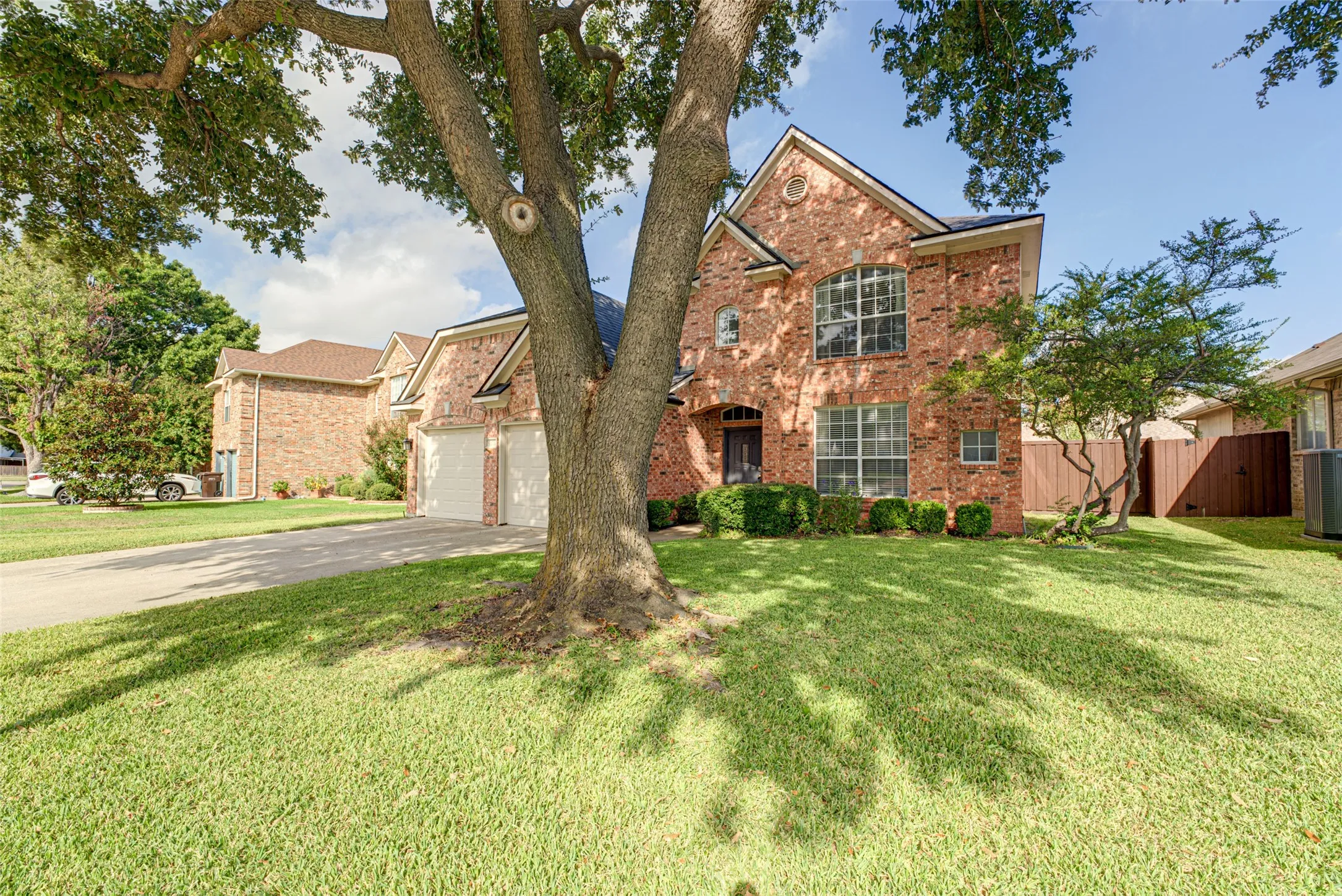 Single Family Residence For Sale in Collin County , 4101 Christopher Way, Plano, Texas 75024, 4 Bedroom, 3 Bathroom, 2 Garage spaces, 2,296 Sqft, built in 1995, mls#21402167, Real Estate Agent in Plano, Homes For Sale in Collin county, Homes For Sale in Plano, Realtor in Plano Texas, Real Estate Brokerage Independent Realty Texas, Luminita Cordes Realtor