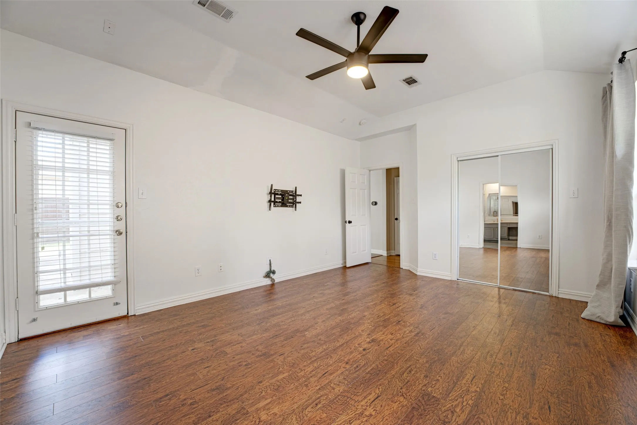 Single Family Residence For Sale in Collin County , 4101 Christopher Way, Plano, Texas 75024, 4 Bedroom, 3 Bathroom, 2 Garage spaces, 2,296 Sqft, built in 1995, mls#21402167, Real Estate Agent in Plano, Homes For Sale in Collin county, Homes For Sale in Plano, Realtor in Plano Texas, Real Estate Brokerage Independent Realty Texas, Luminita Cordes Realtor