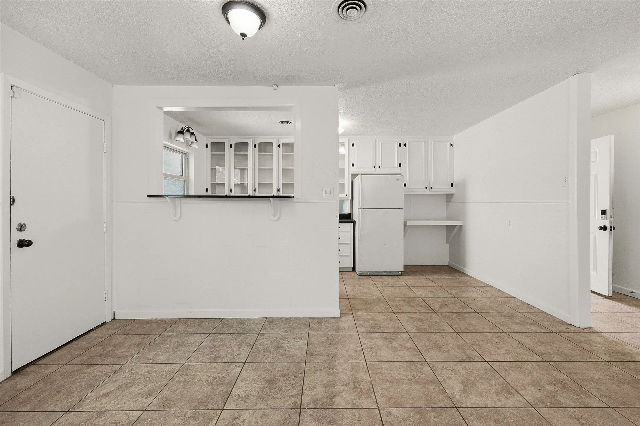 Single Family Residence For Sale in Tarrant County , 3558 Winston Road, Fort Worth, Texas 76109, 5 Bedroom, 2 Bathroom, 1 Garage spaces, 1,976 Sqft, built in 1956, mls#21412605, Real Estate Agent in Fort Worth, Homes For Sale in Tarrant county, Homes For Sale in Fort Worth, Realtor in Fort Worth Texas, Real Estate Brokerage Independent Realty Texas, Luminita Cordes Realtor